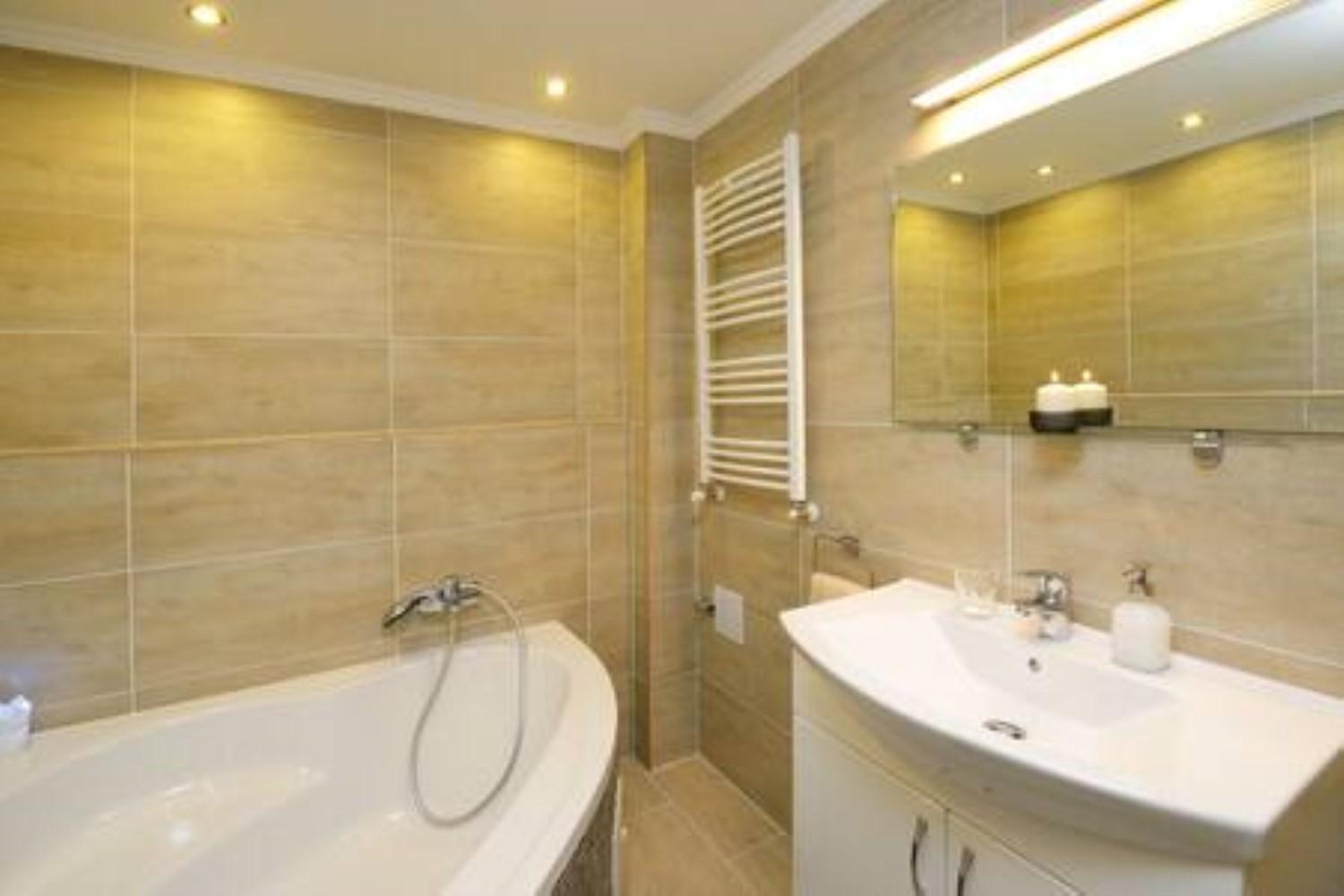 Two-Bedroom Apartment - Photo 7