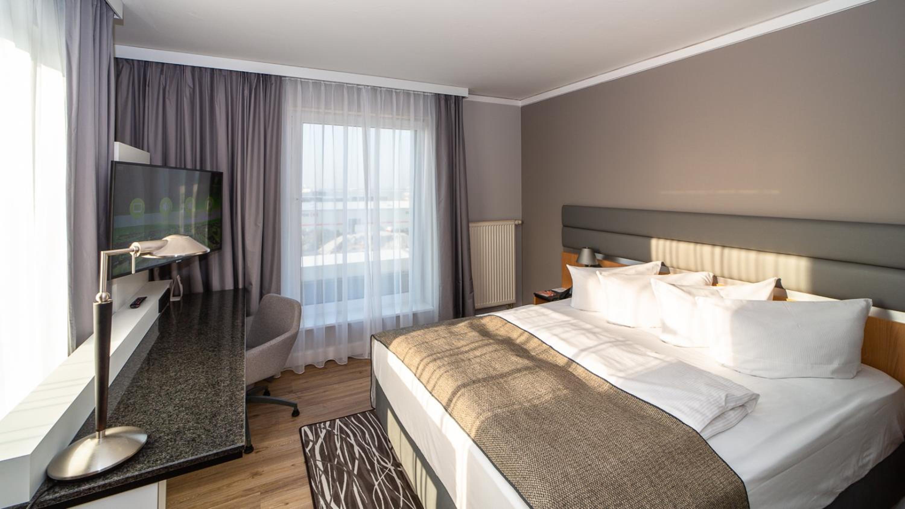 Standard Double Room - Photo 10