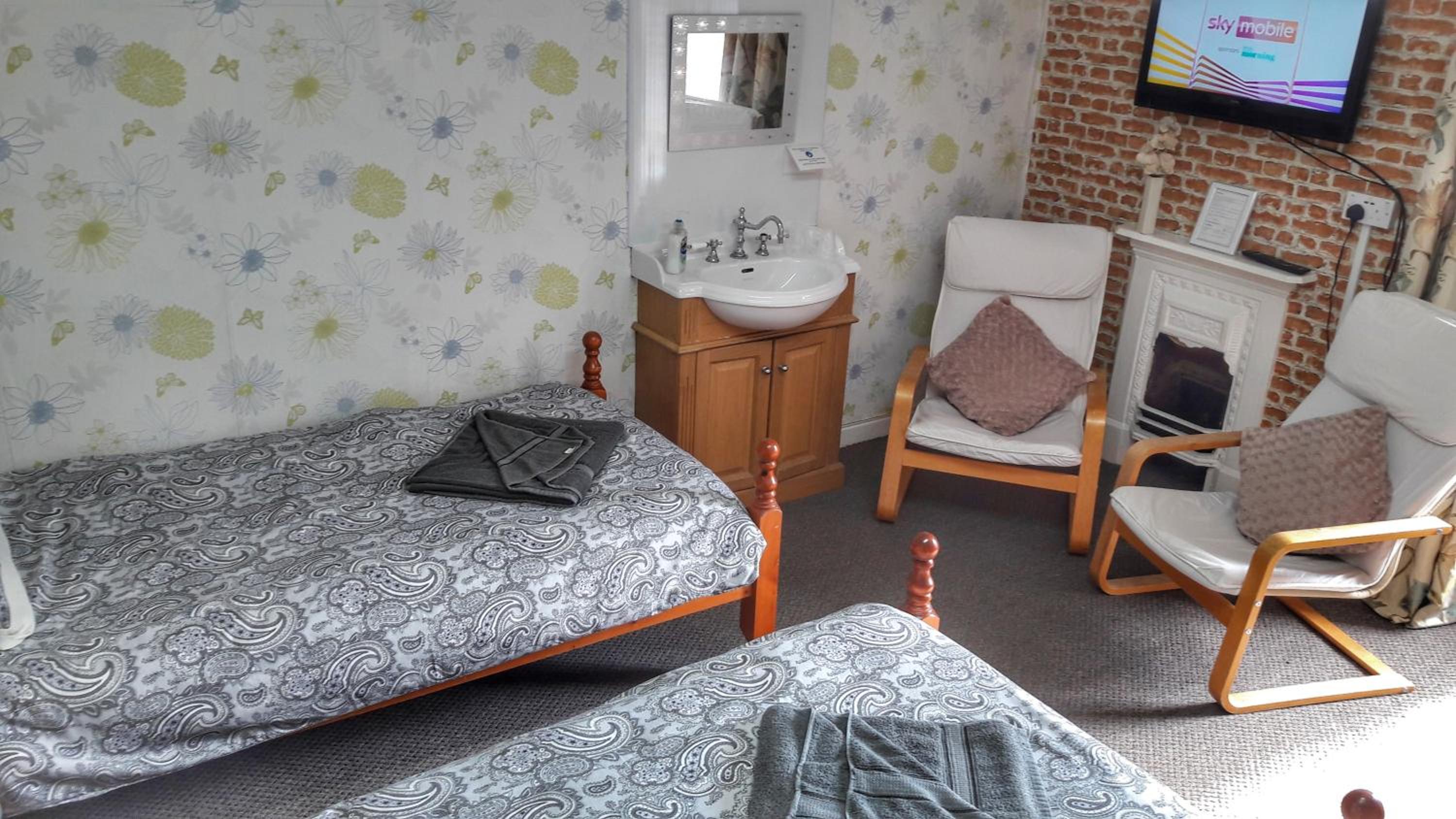 Double Room with Shared Bathroom photo 1