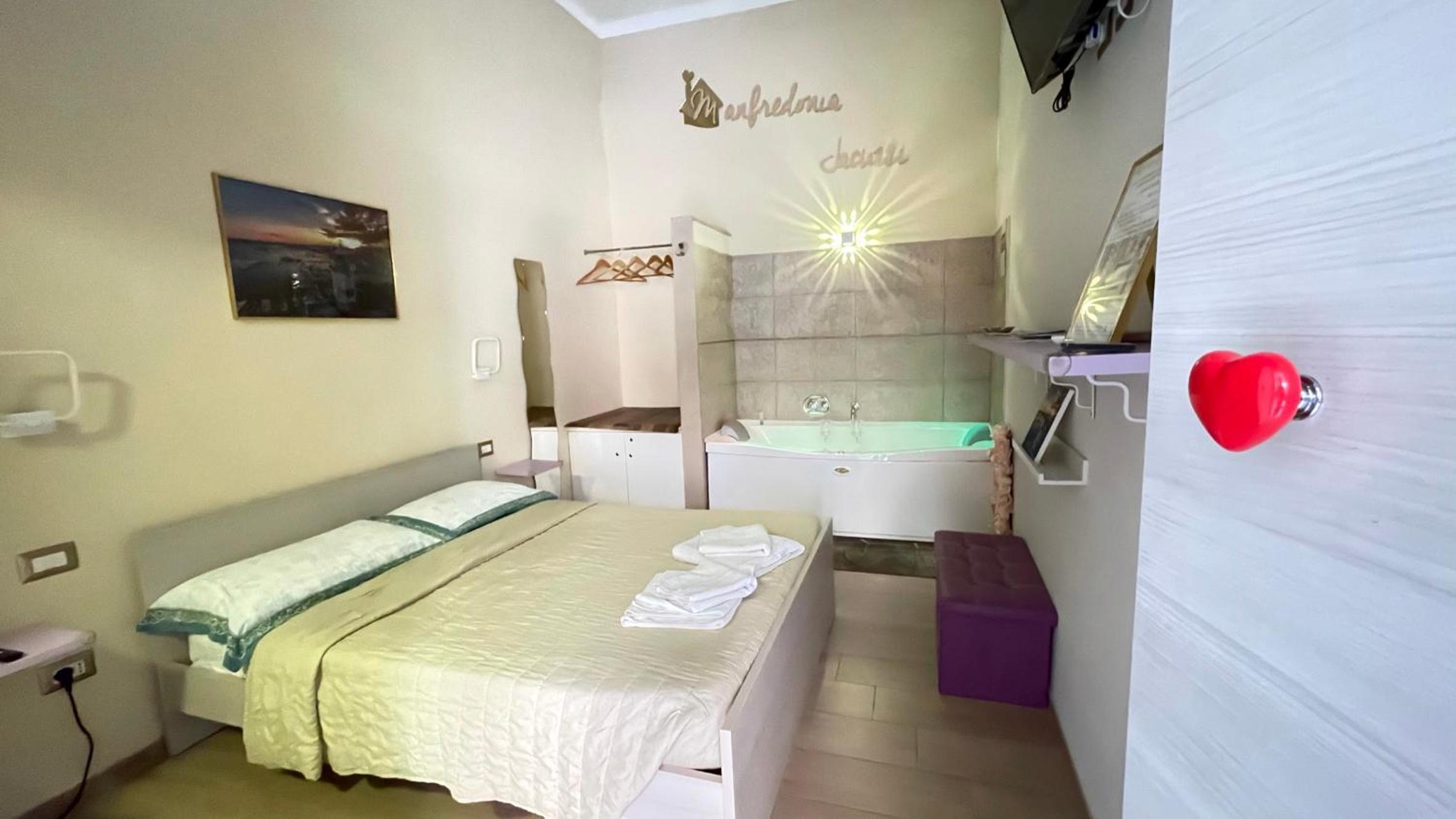 Deluxe Double Room with Bath photo 2