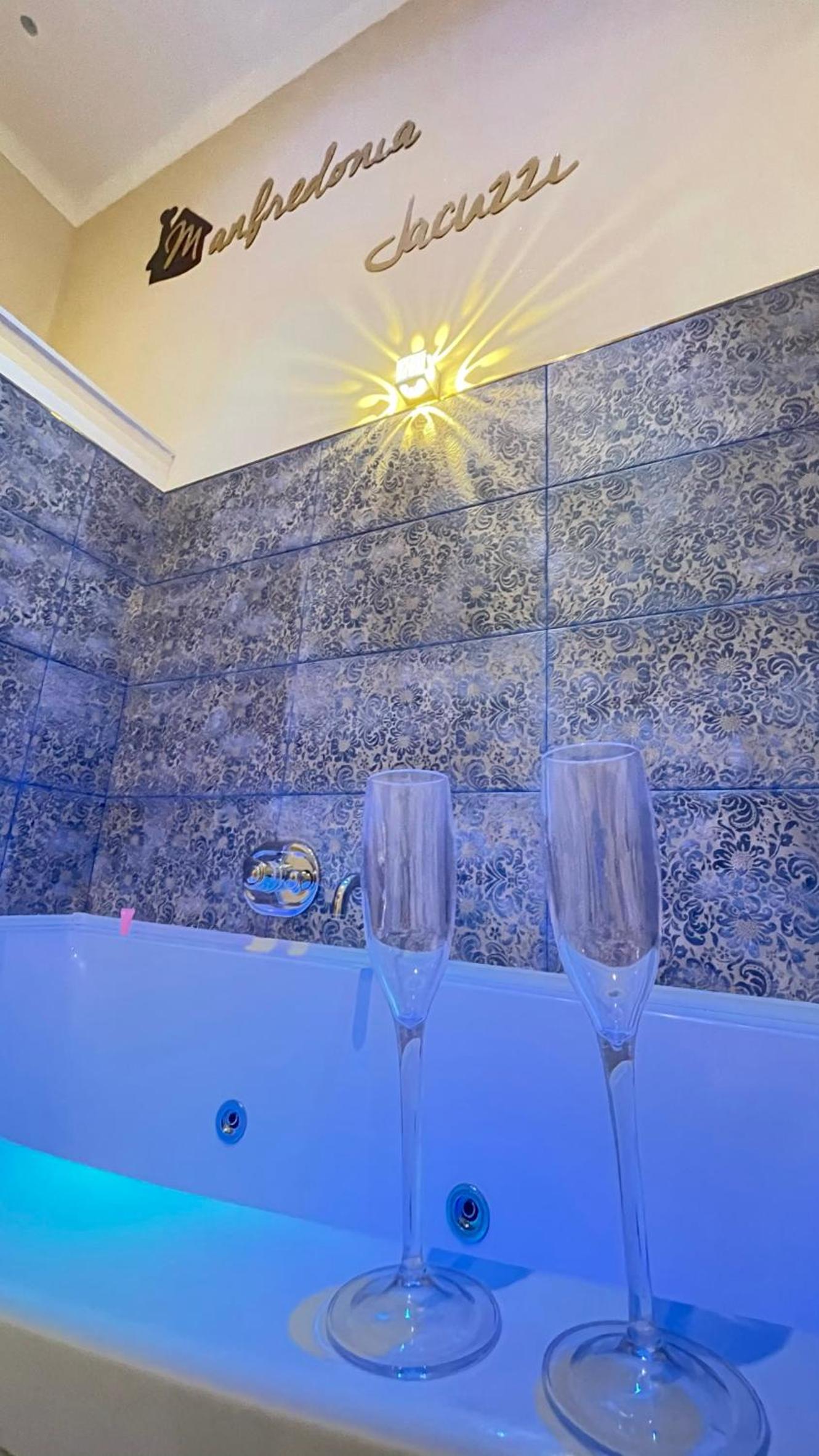 Deluxe Double Room with Bath photo 2