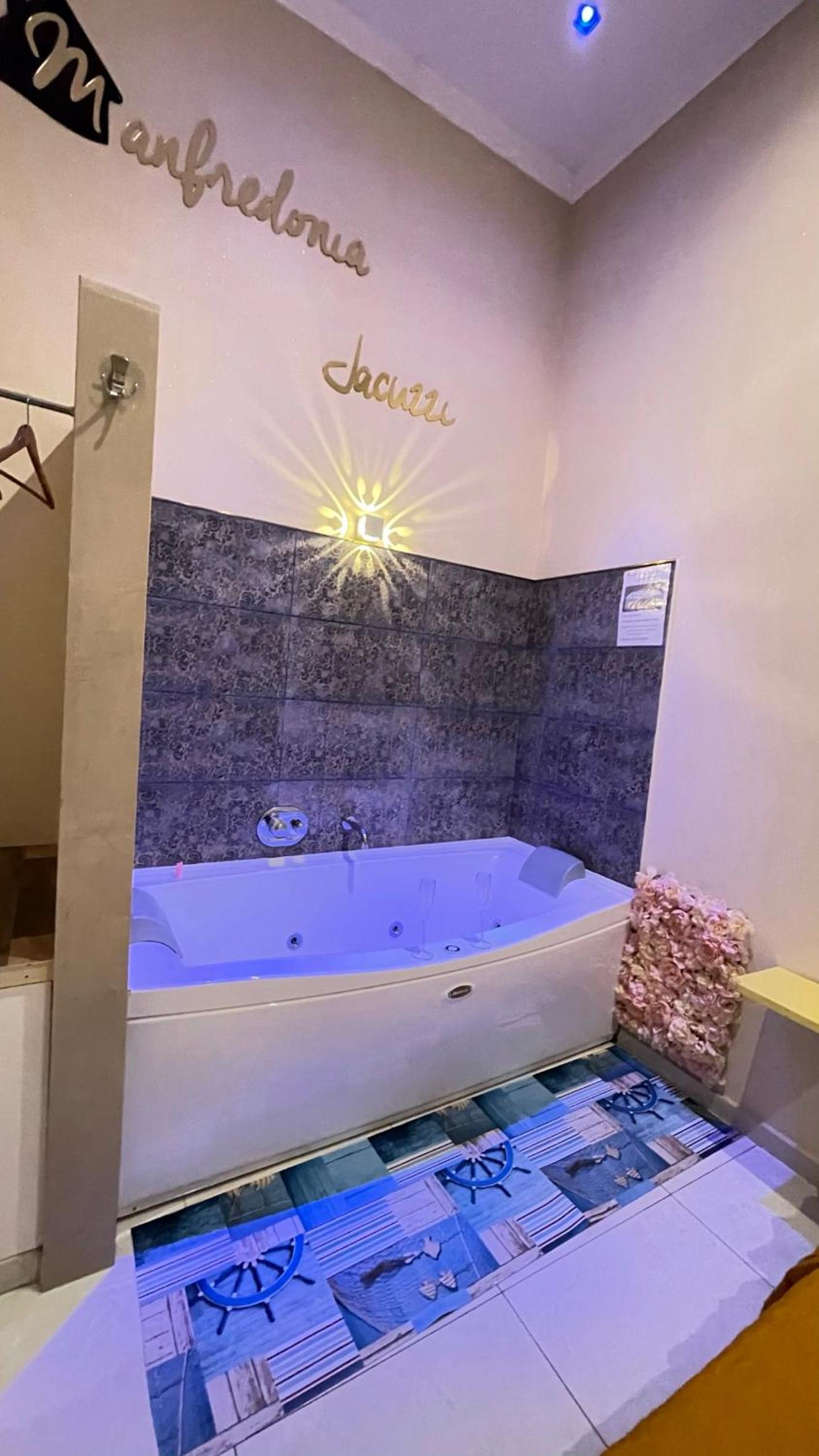 Deluxe Double Room with Bath photo 3