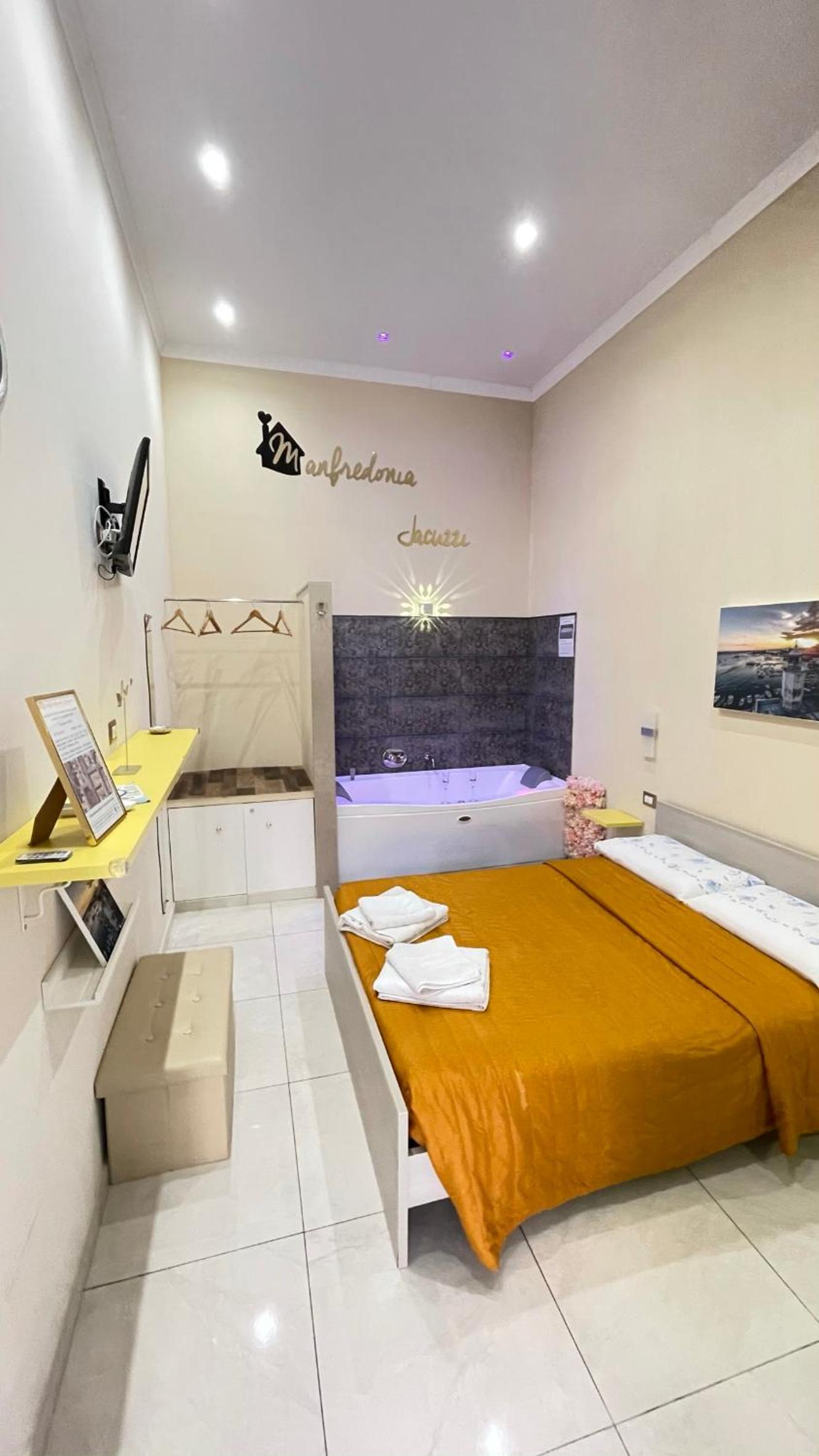 Deluxe Double Room with Bath photo 1