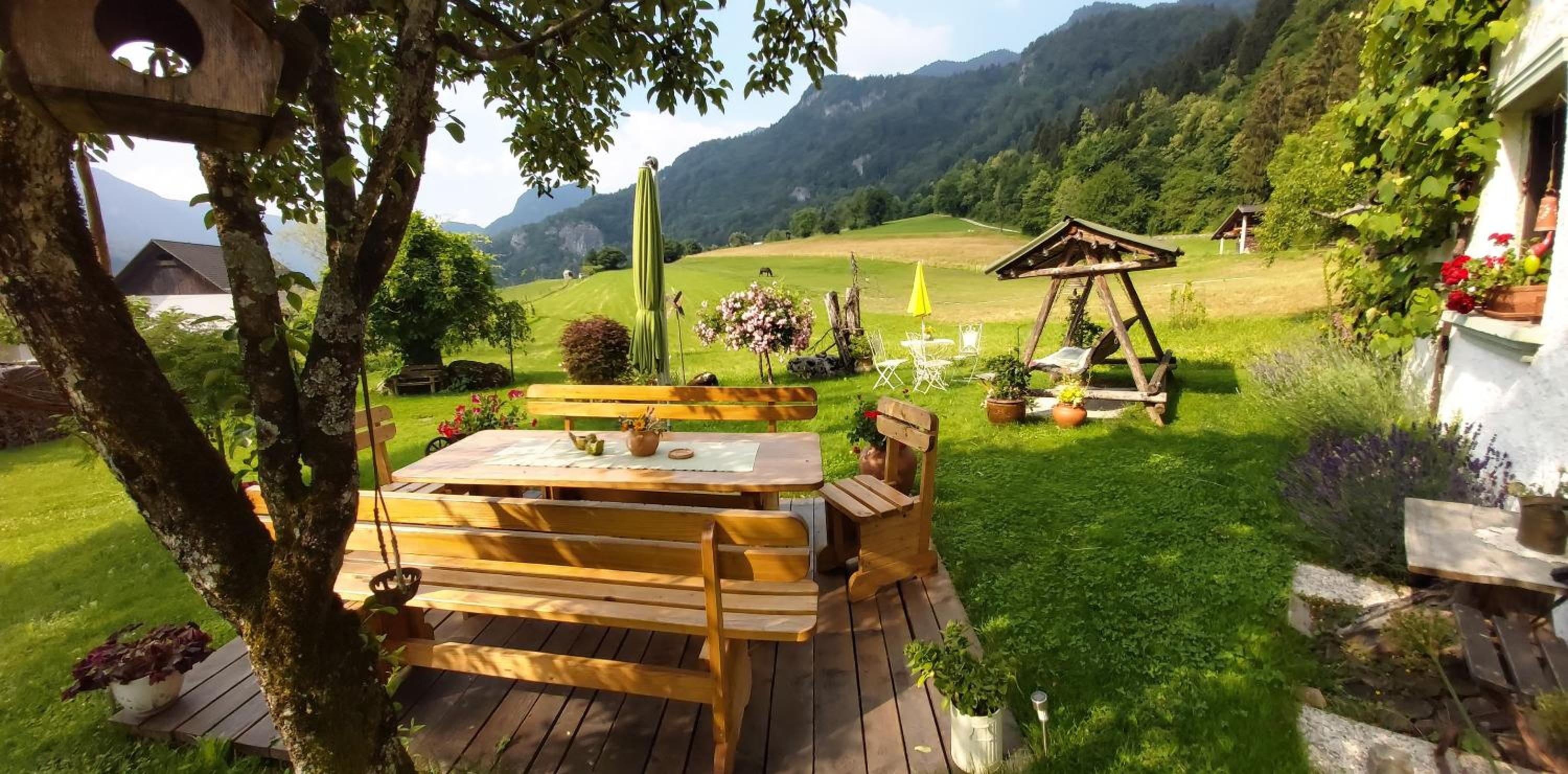 Three-Bedroom Apartment with Balcony and Mountain View - Photo 82
