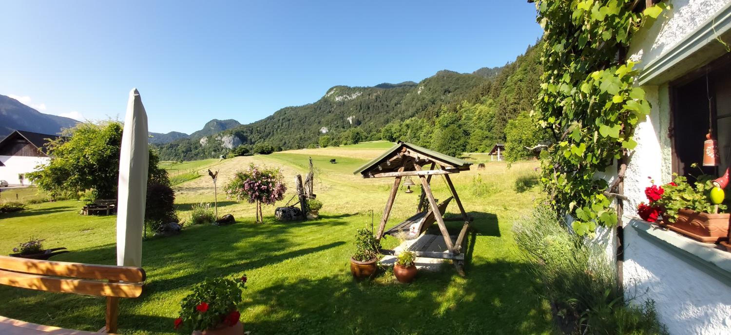 Three-Bedroom Apartment with Balcony and Mountain View - Photo 27