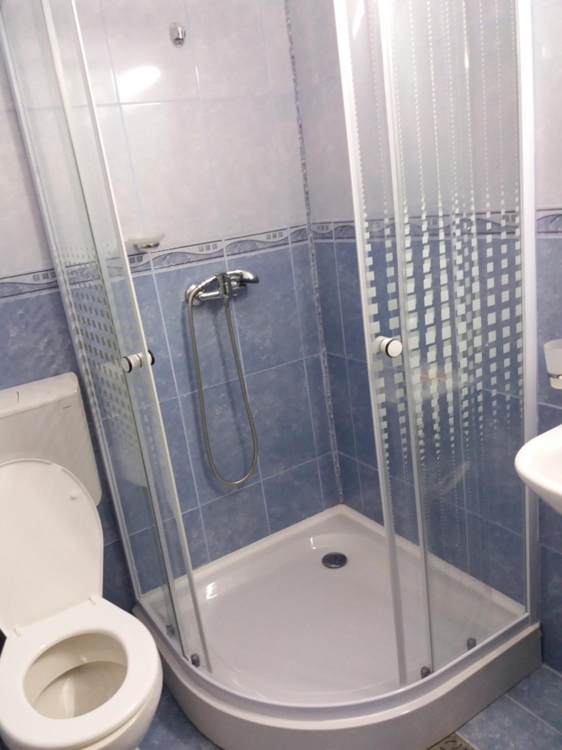 Double or Twin Room with Bathroom - Photo 2