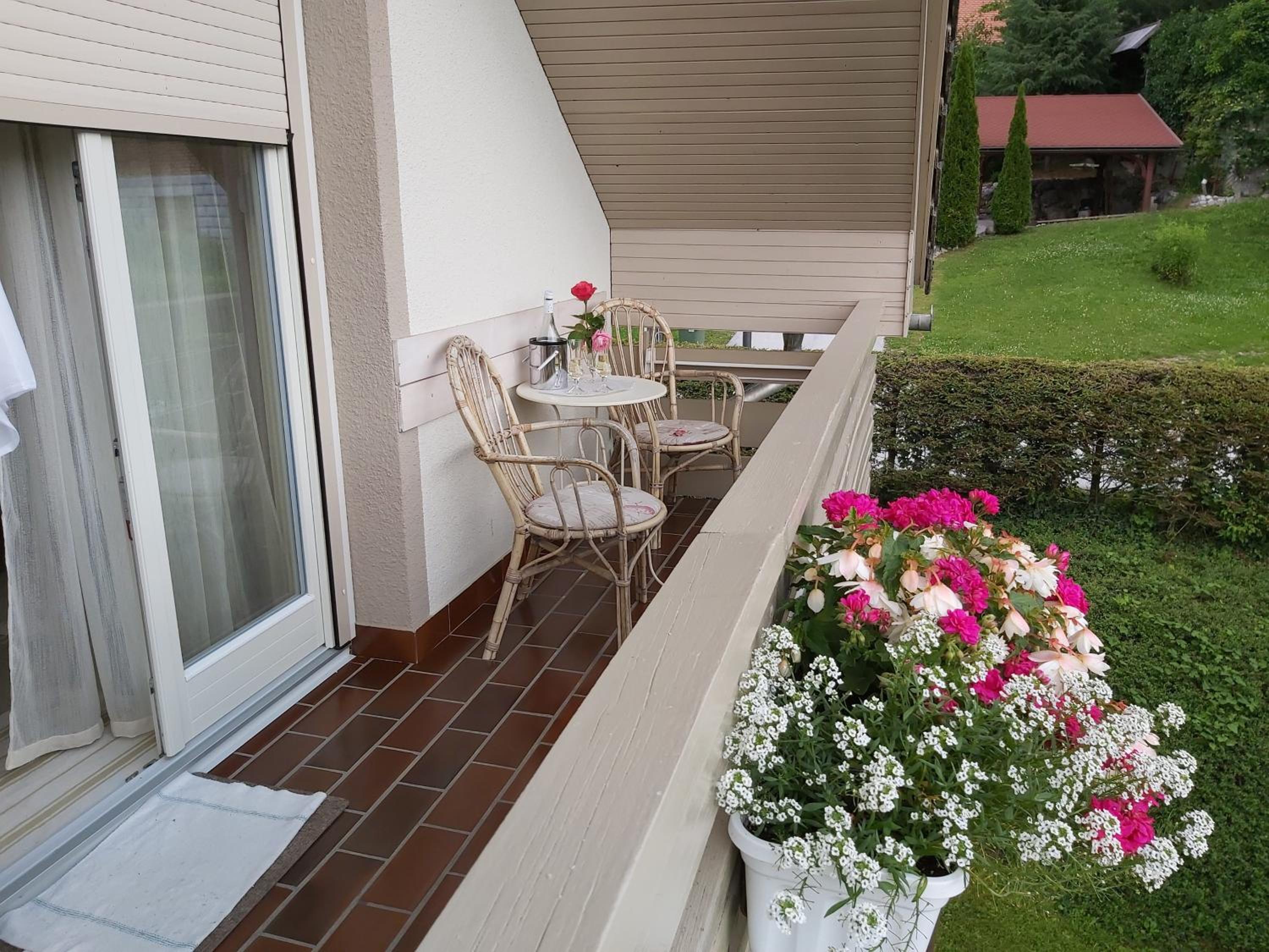 Three-Bedroom Apartment with Balcony and Mountain View - Photo 76