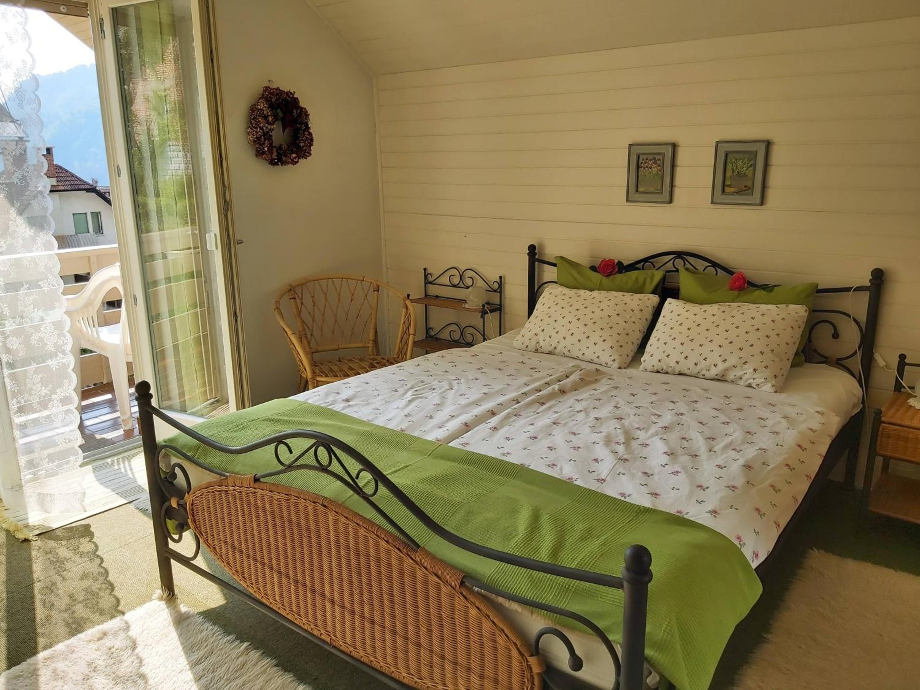 Three-Bedroom Apartment with Balcony and Mountain View - Photo 21