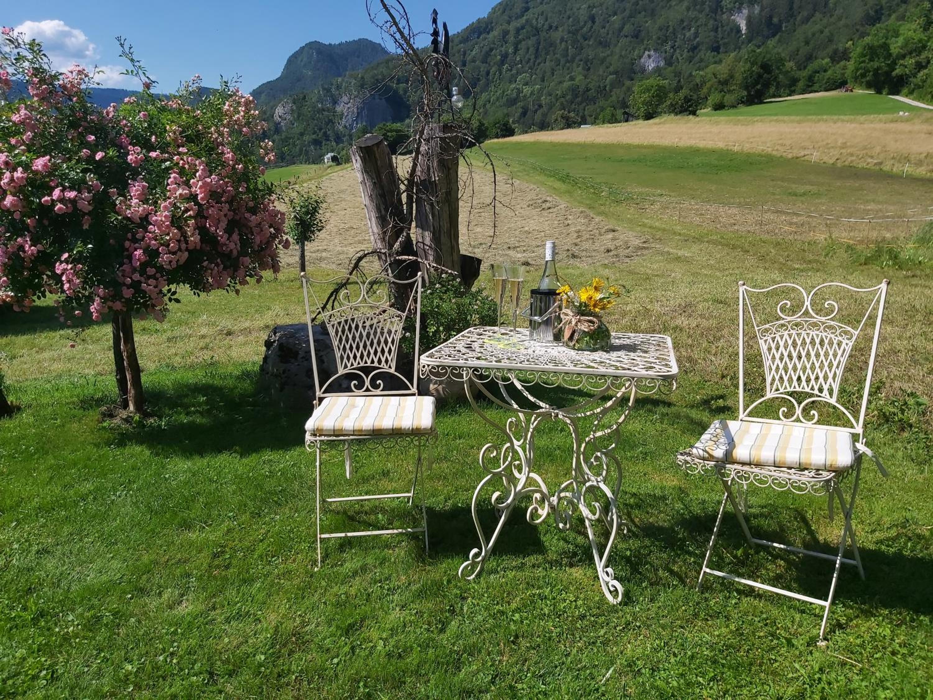 Three-Bedroom Apartment with Balcony and Mountain View - Photo 58