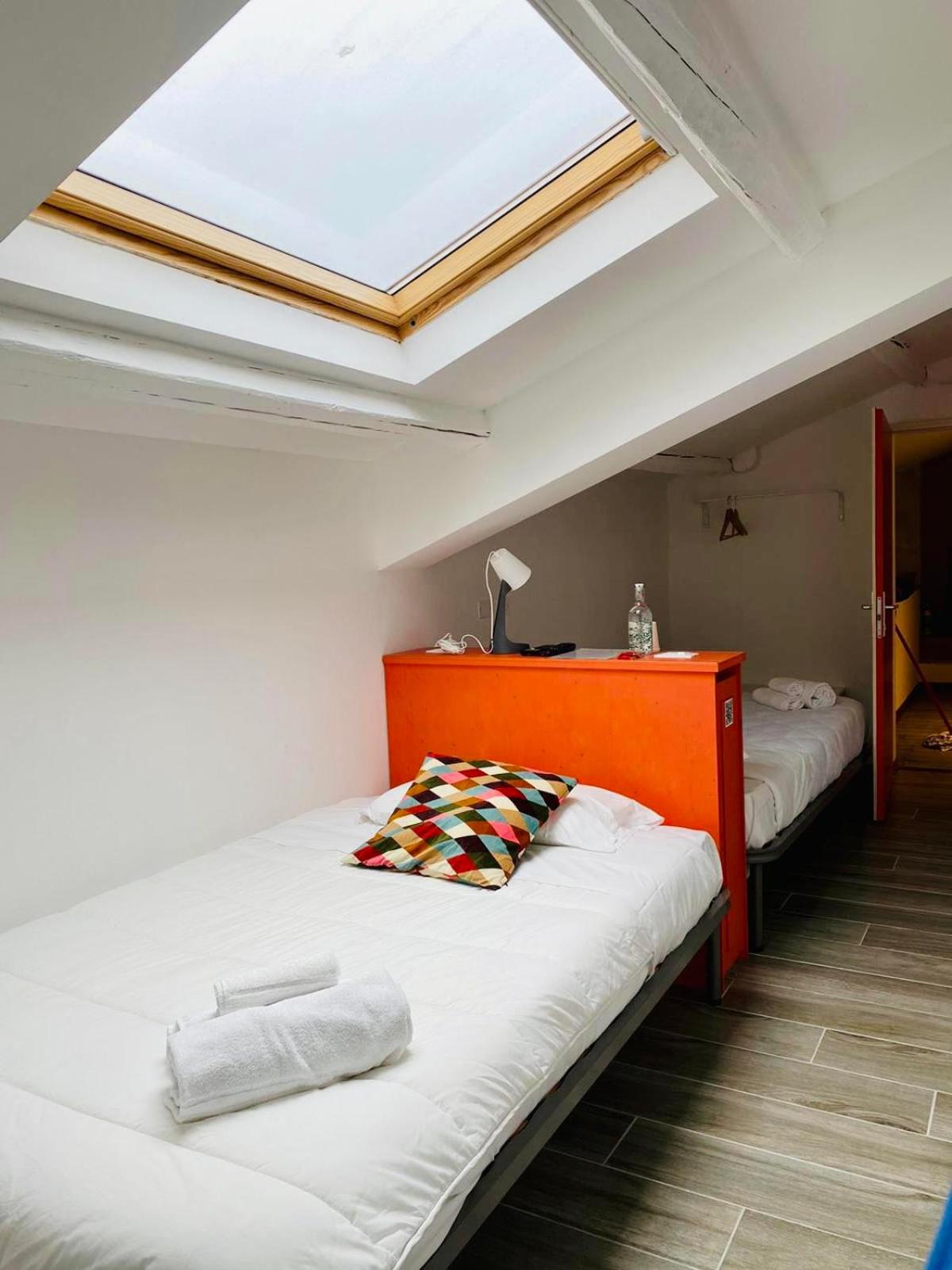 Standard Twin Room - Photo 1
