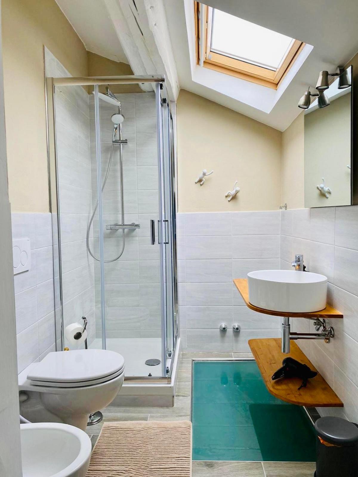 Standard Twin Room - Photo 3