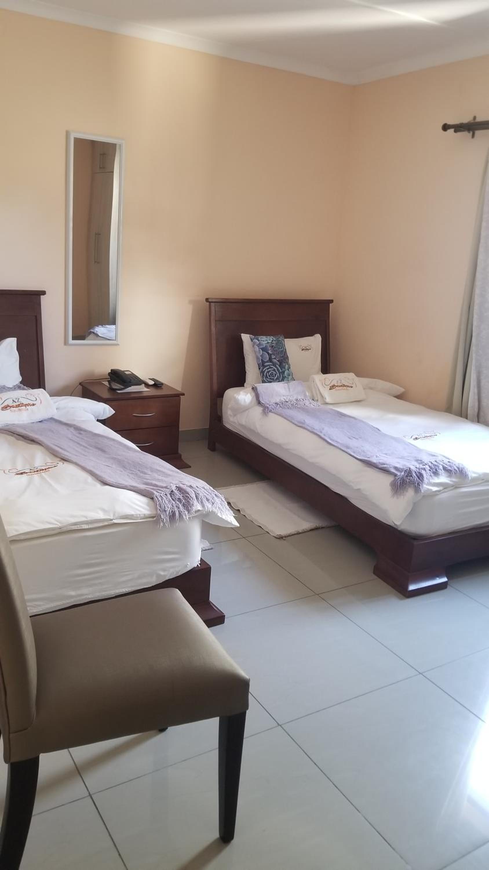 Standard Twin Room photo 3