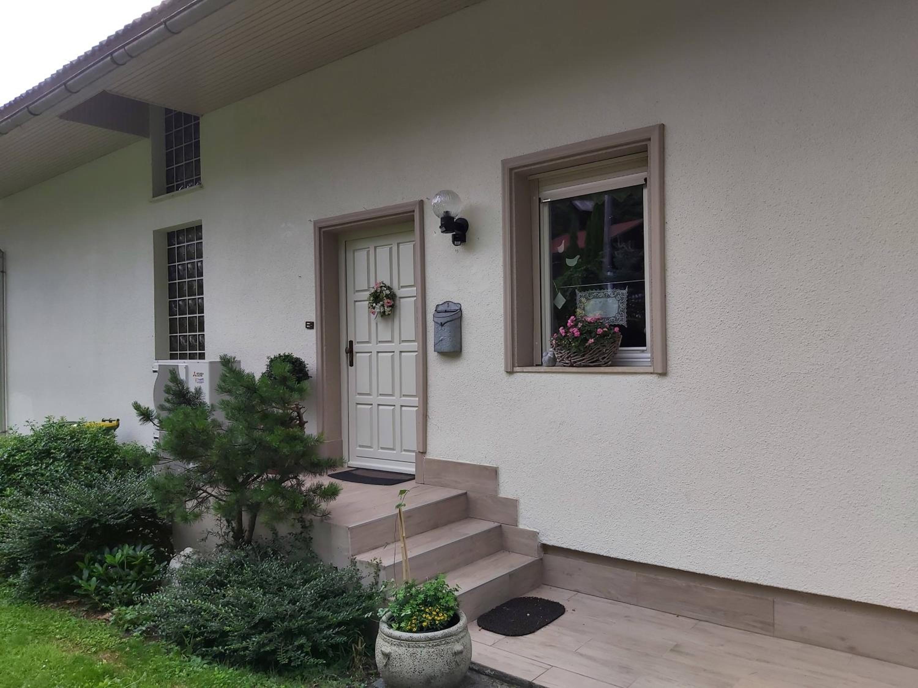 Three-Bedroom Apartment with Balcony and Mountain View - Photo 26
