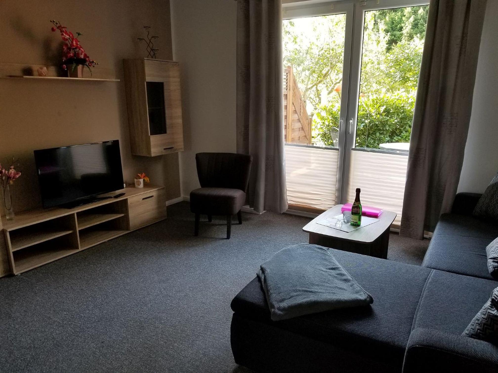 Apartment with Terrace - Photo 2