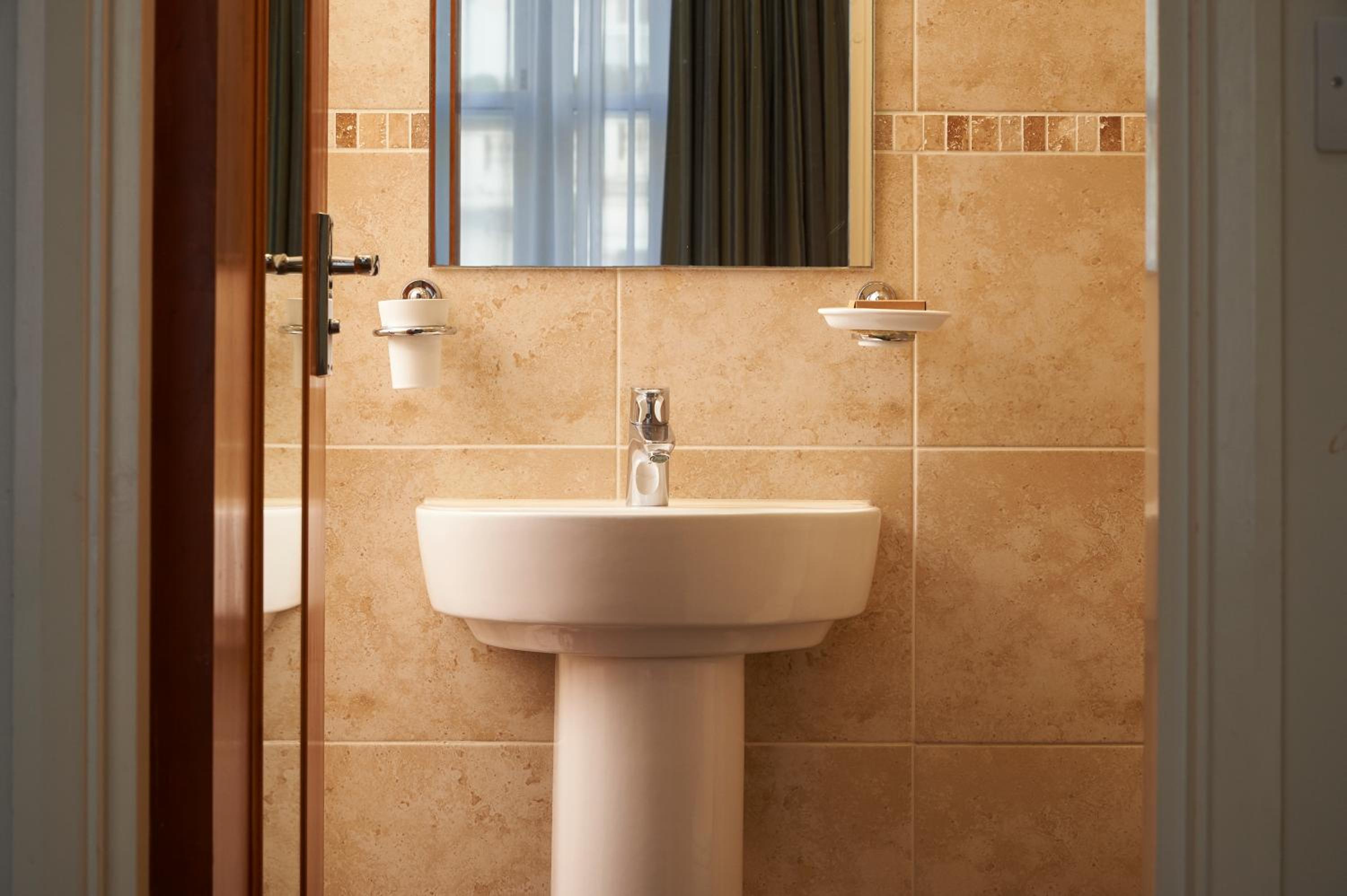 Single Room with Shower photo 2