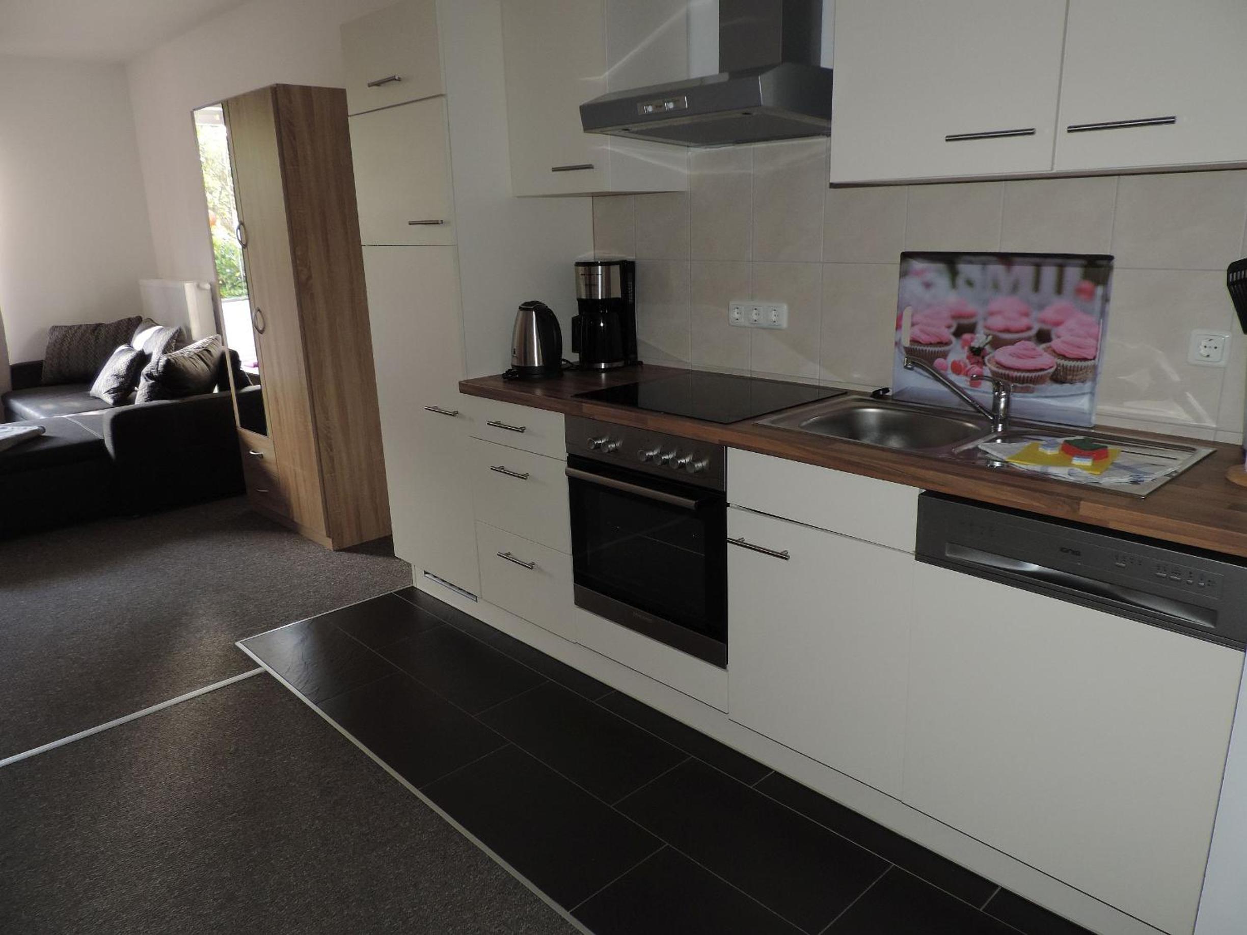 Apartment with Terrace - Photo 8