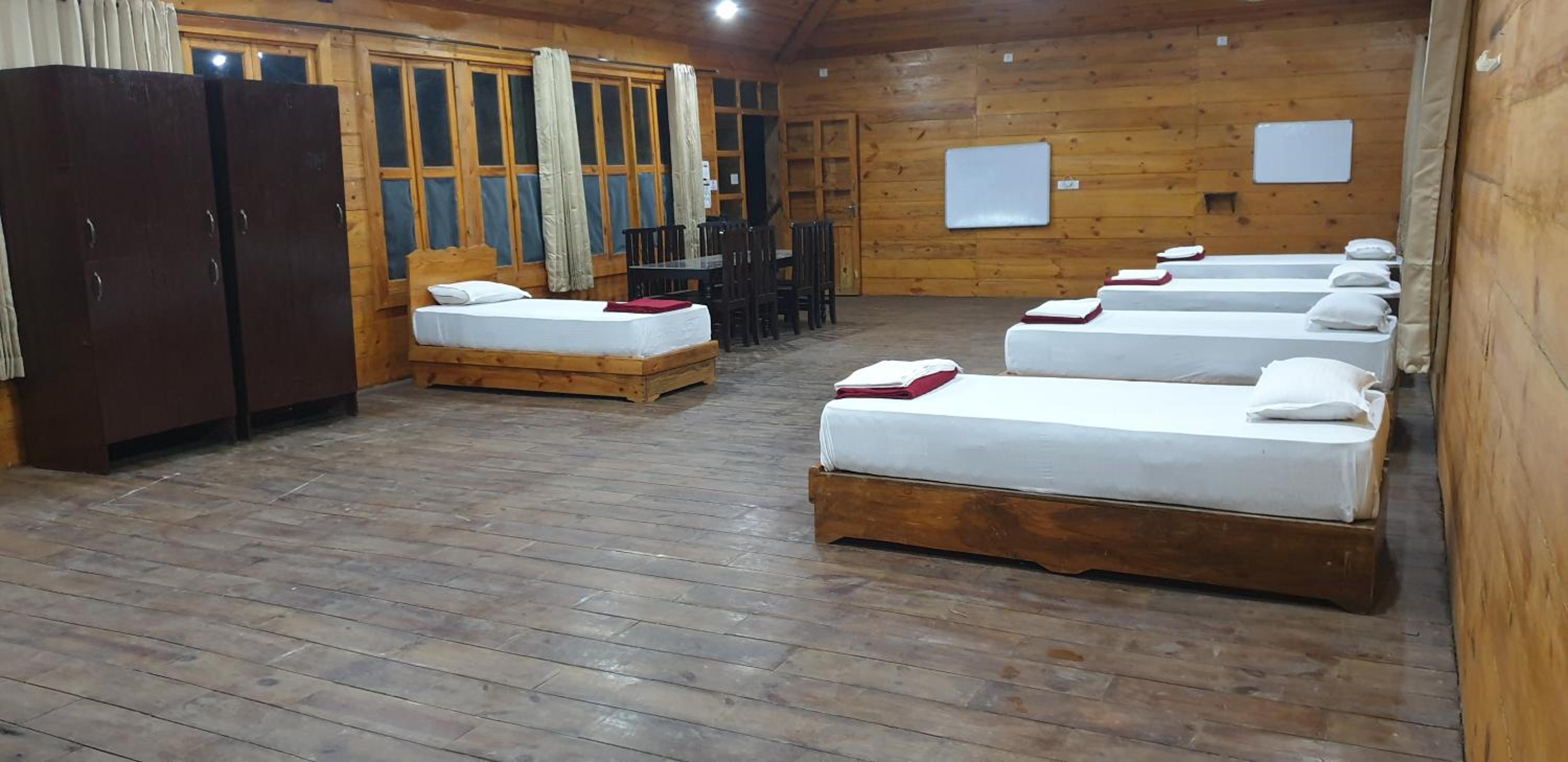 Single Bed In 10-Bed Dormitory Room photo 2