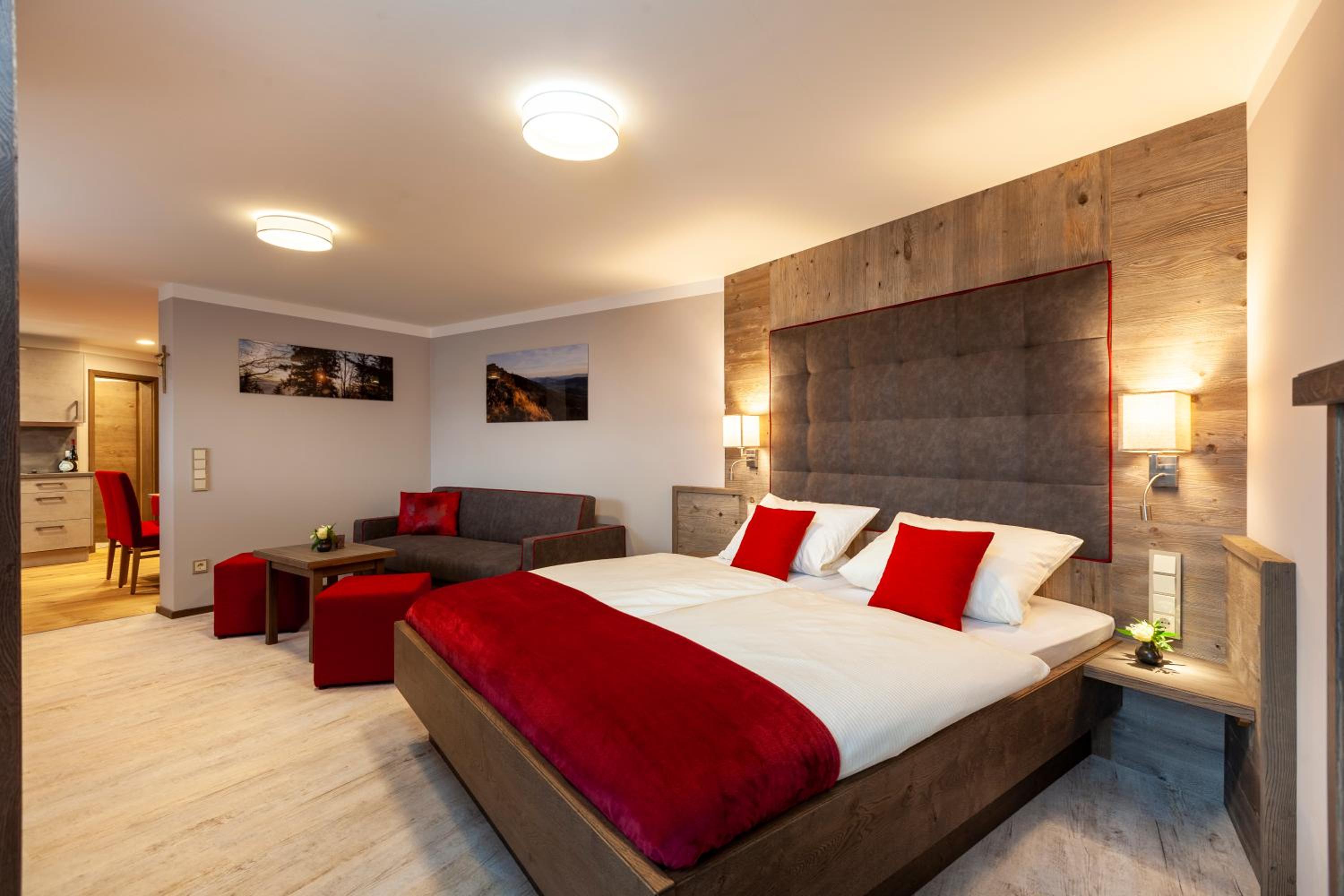 Deluxe Junior Suite photo 2