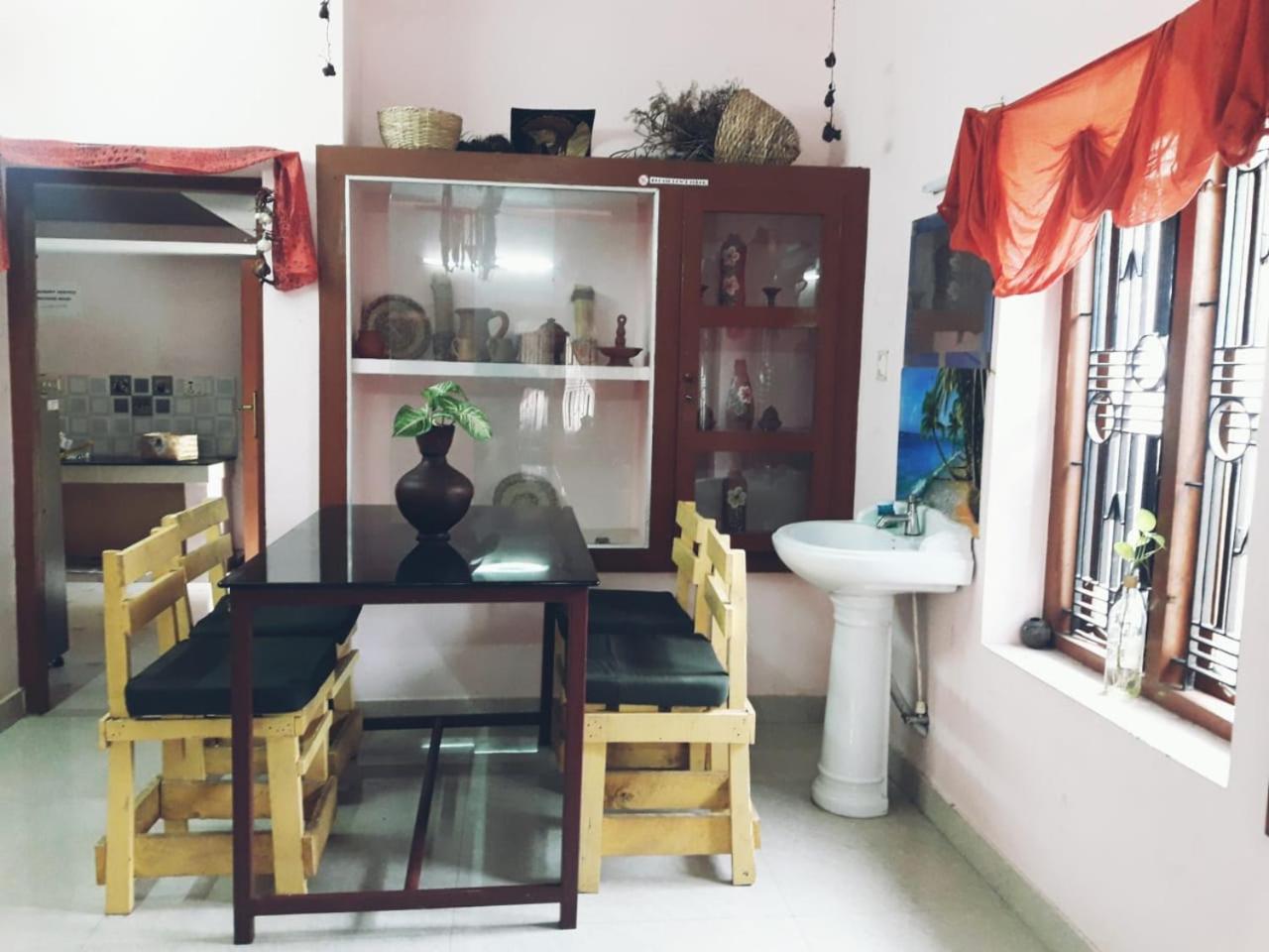 Three-Bedroom House photo 2