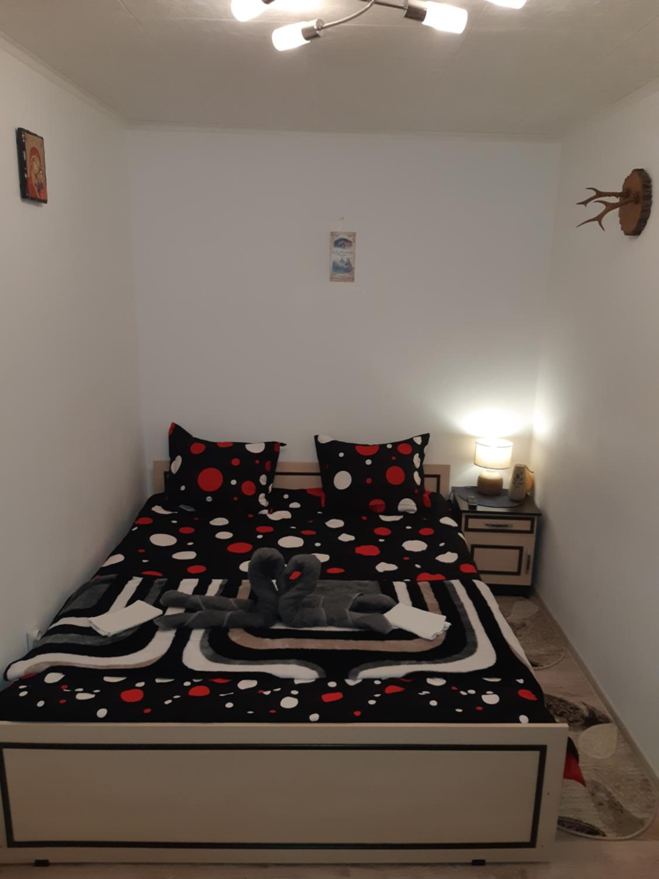 One-Bedroom Apartment - Photo 1