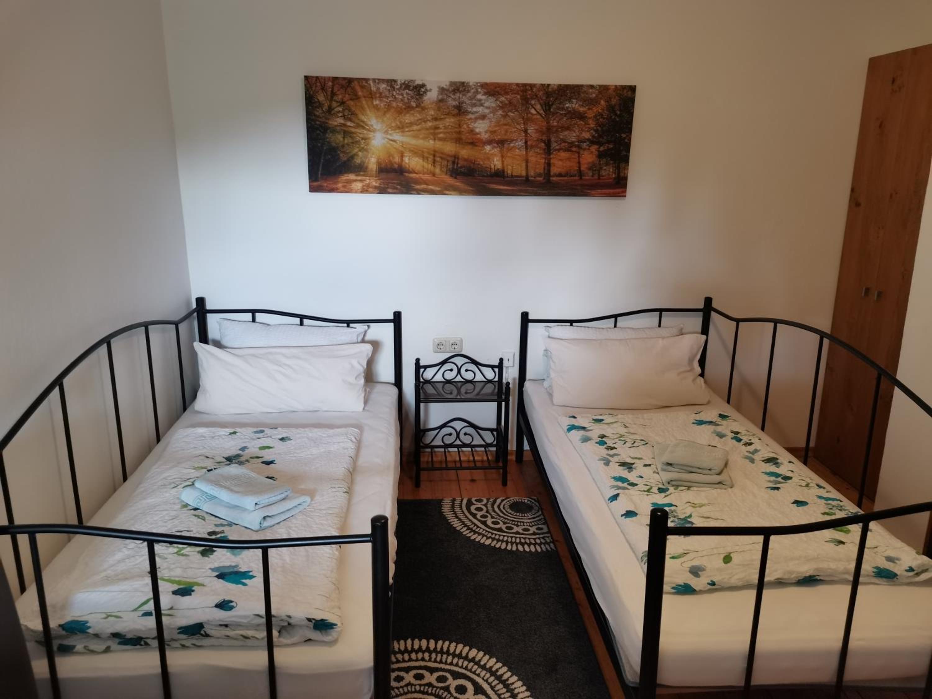 Twin Room With Private Bathroom photo 2