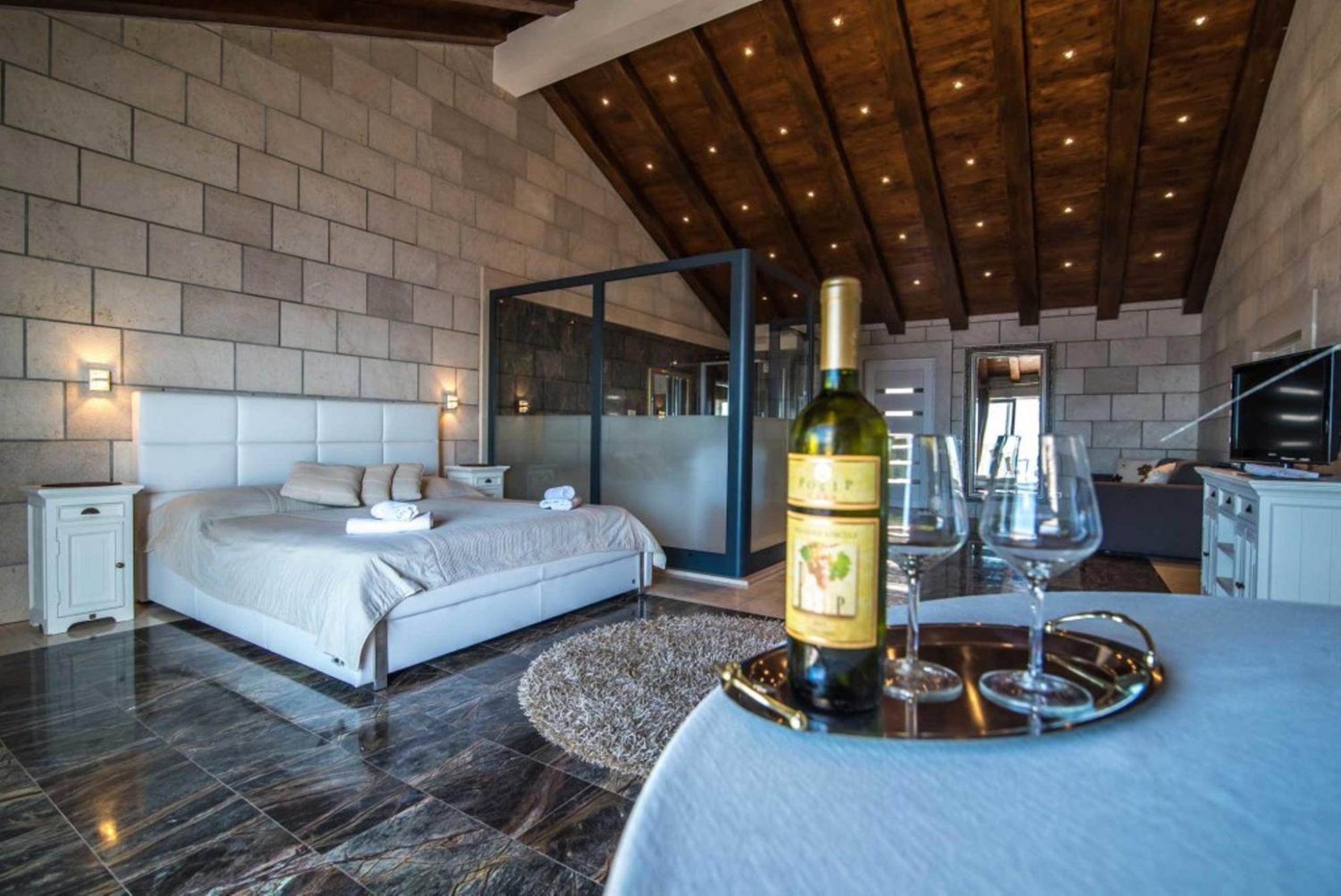 Villa photo 1