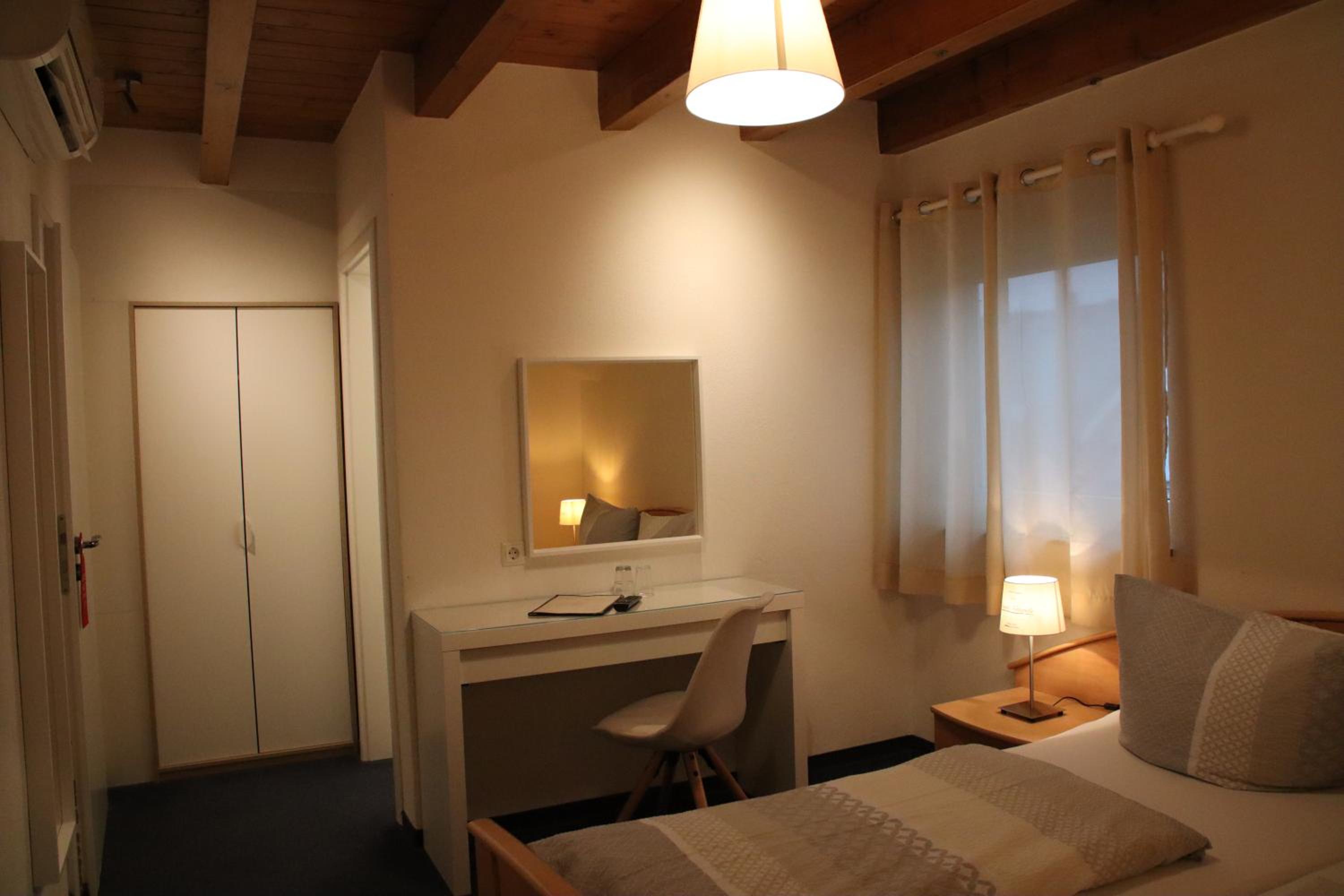 Family Room - Photo 6