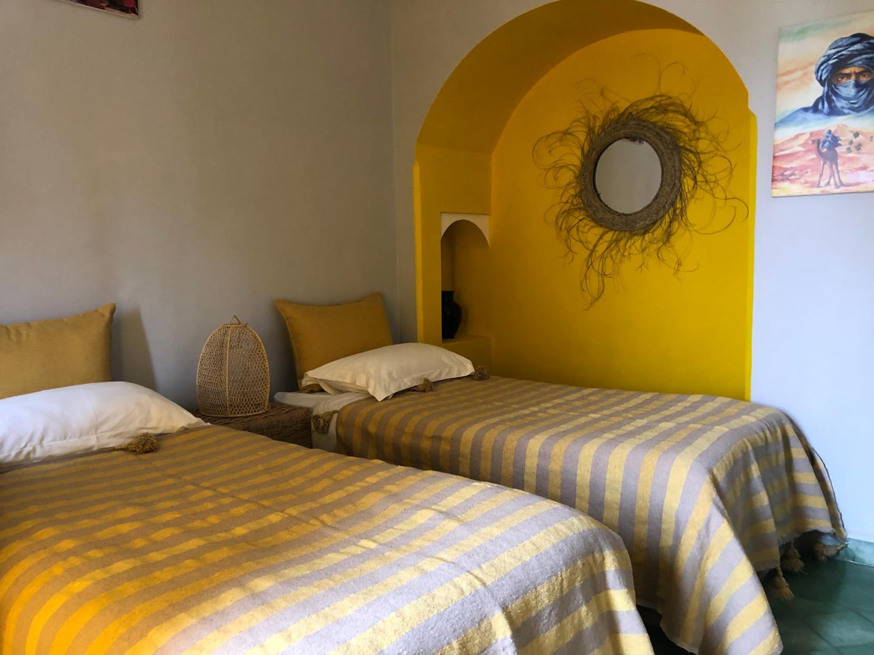 Twin Room with Separated Bathroom and Sea View