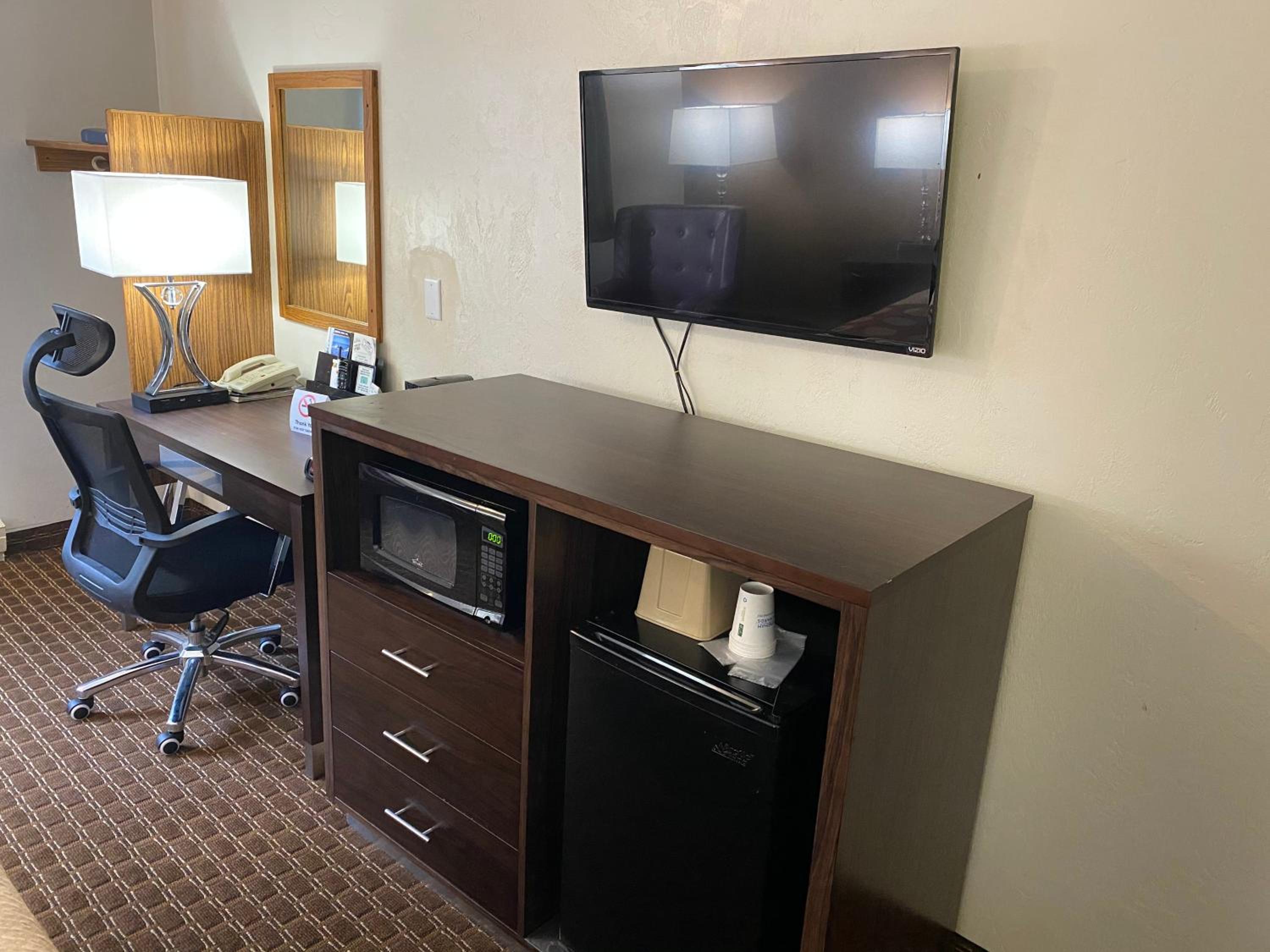 King Room - Non-Smoking - Photo 1