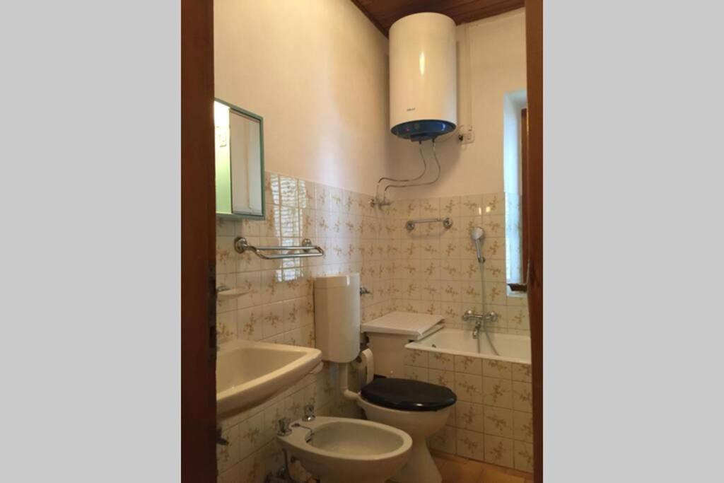 One-Bedroom House - Photo 34