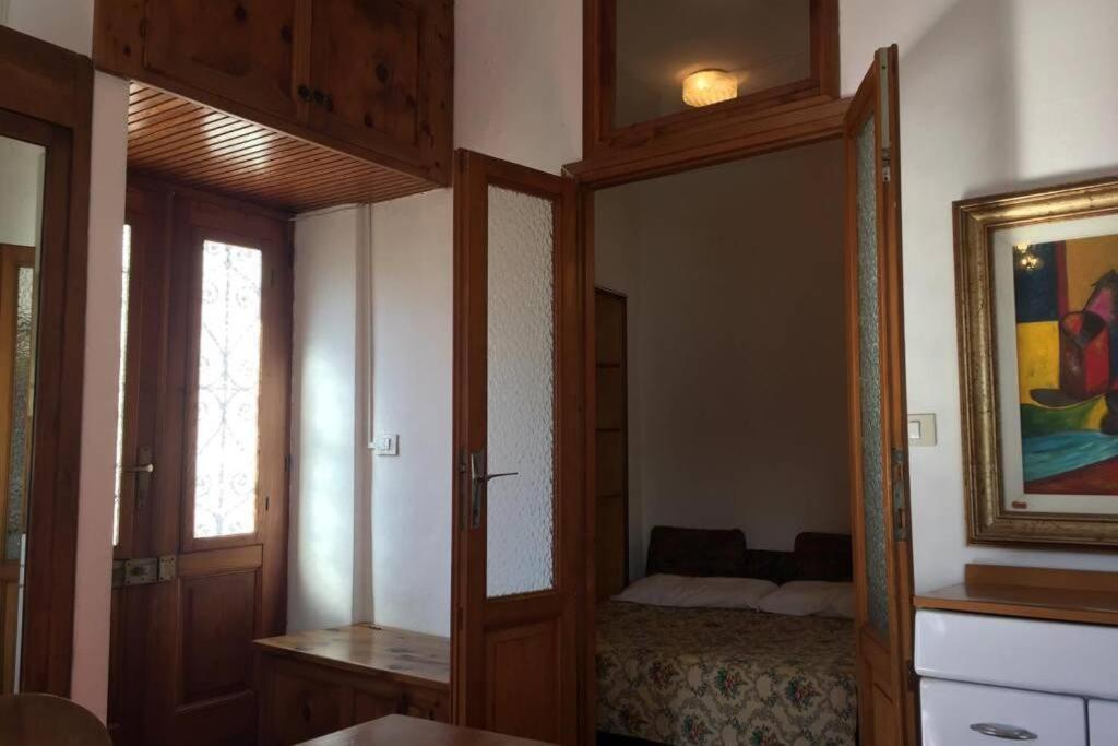 One-Bedroom House - Photo 53