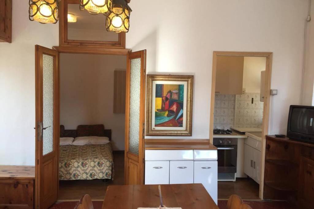 One-Bedroom House - Photo 37