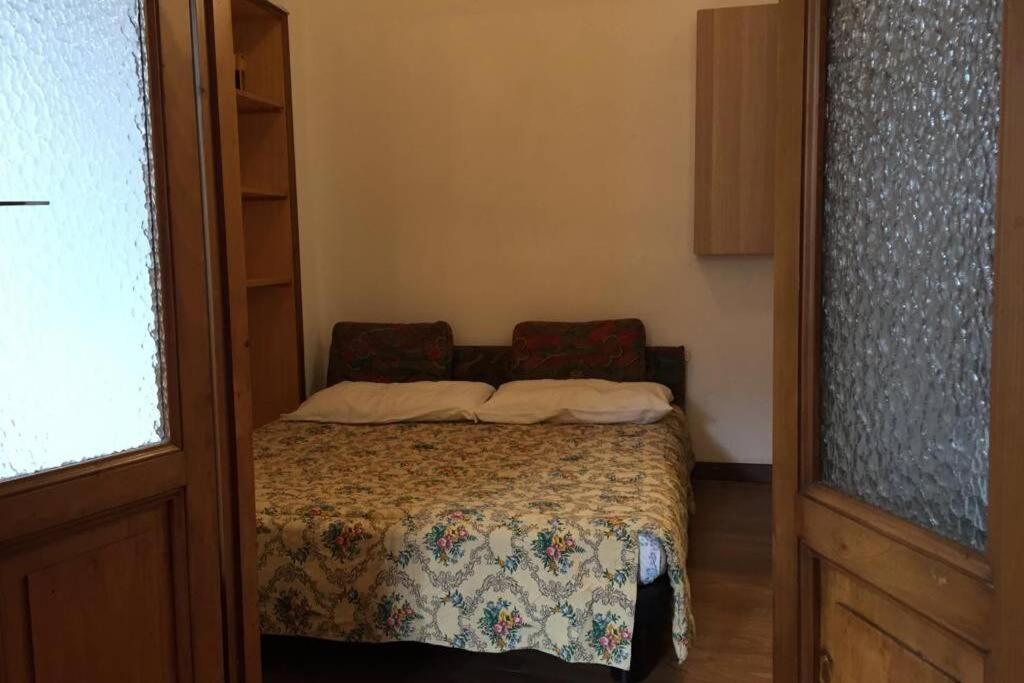 One-Bedroom House - Photo 27