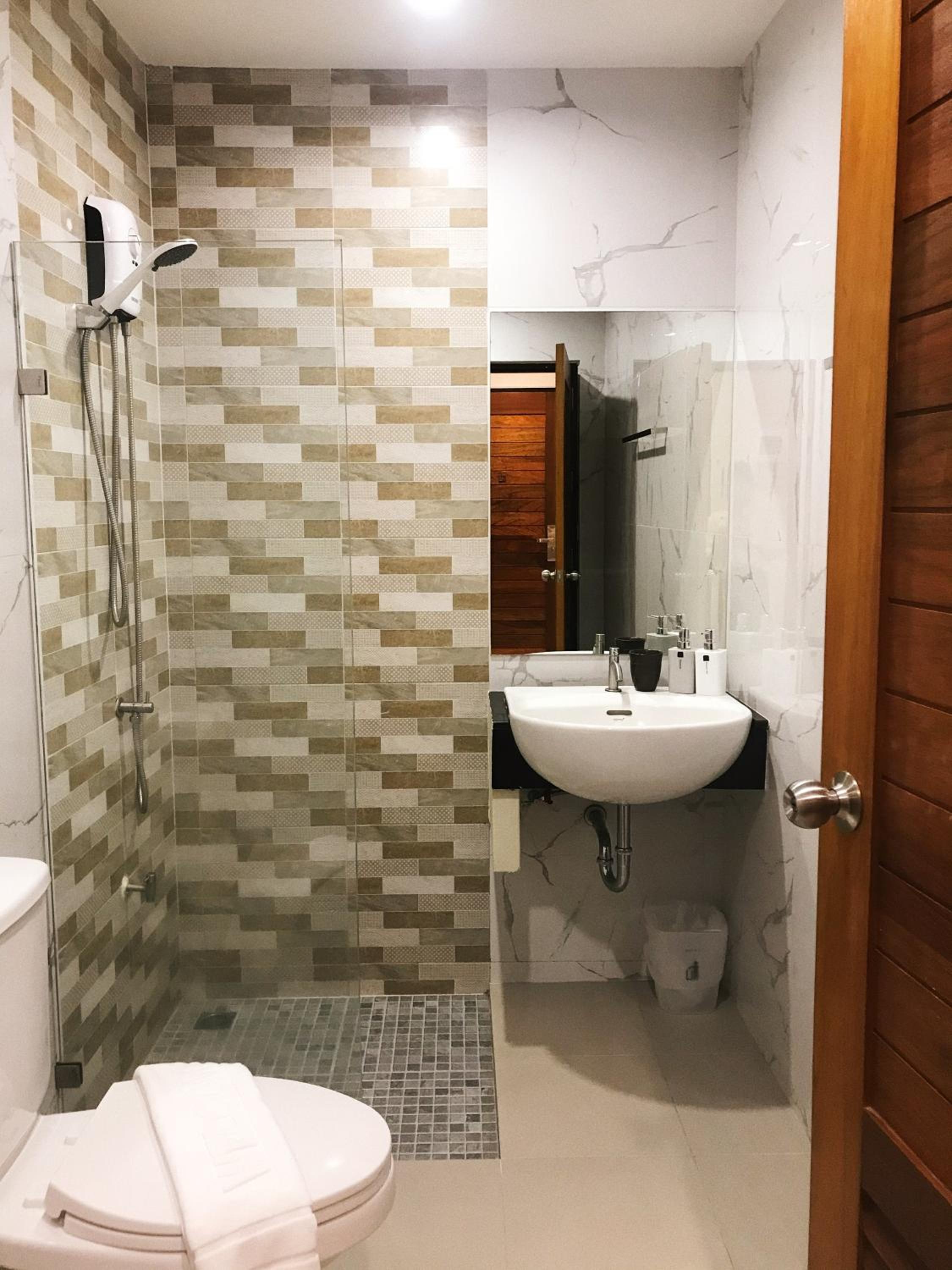 Deluxe Double Room with Balcony photo 2