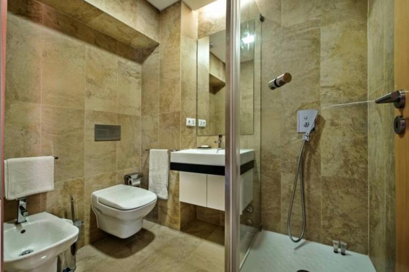 Three-Bedroom Villa photo 2