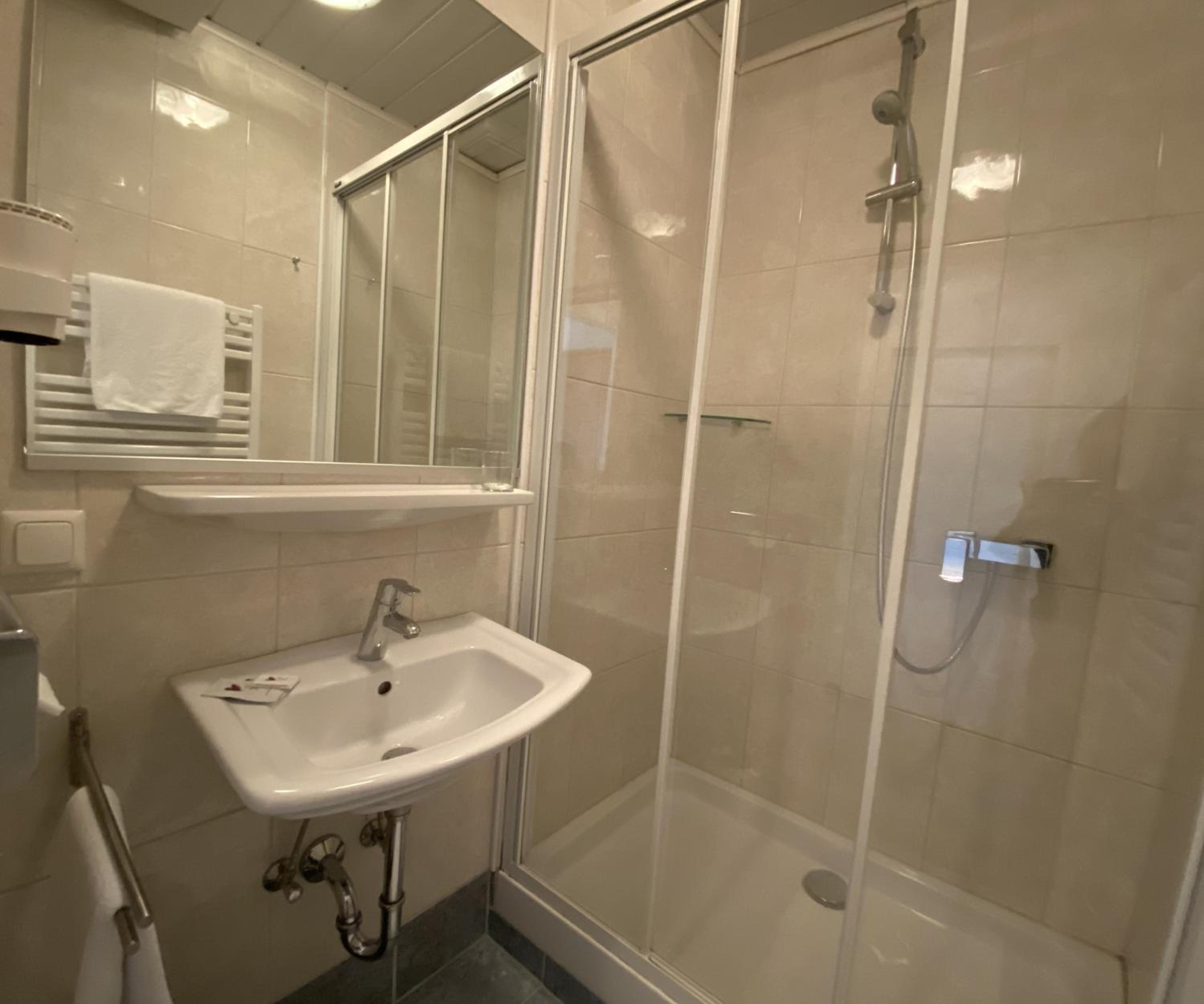 Single Room photo 3