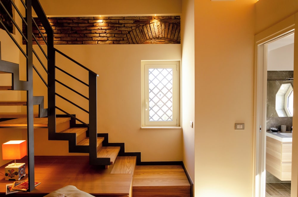 Deluxe Suite, City View