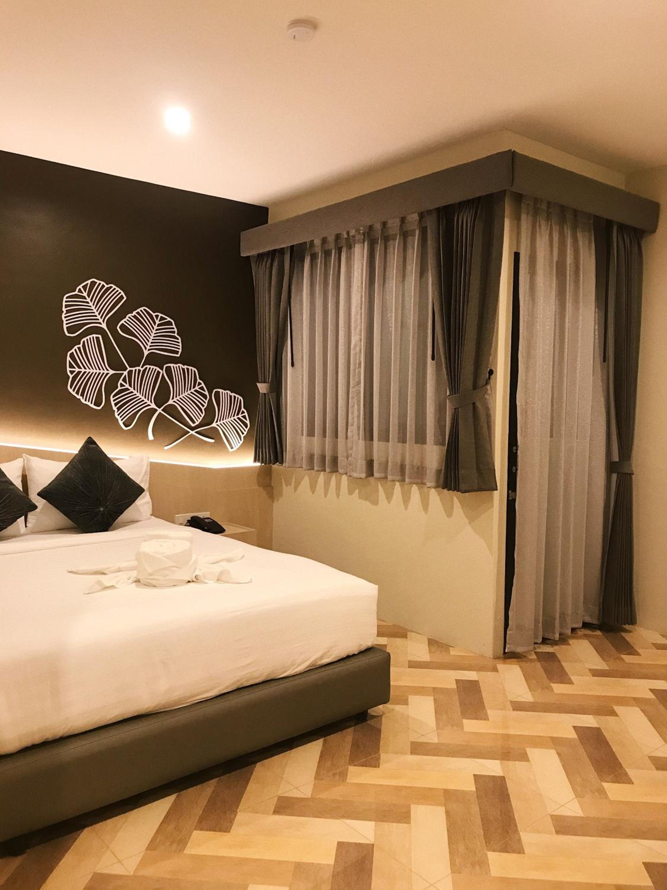 Deluxe Double Room with Balcony photo 1