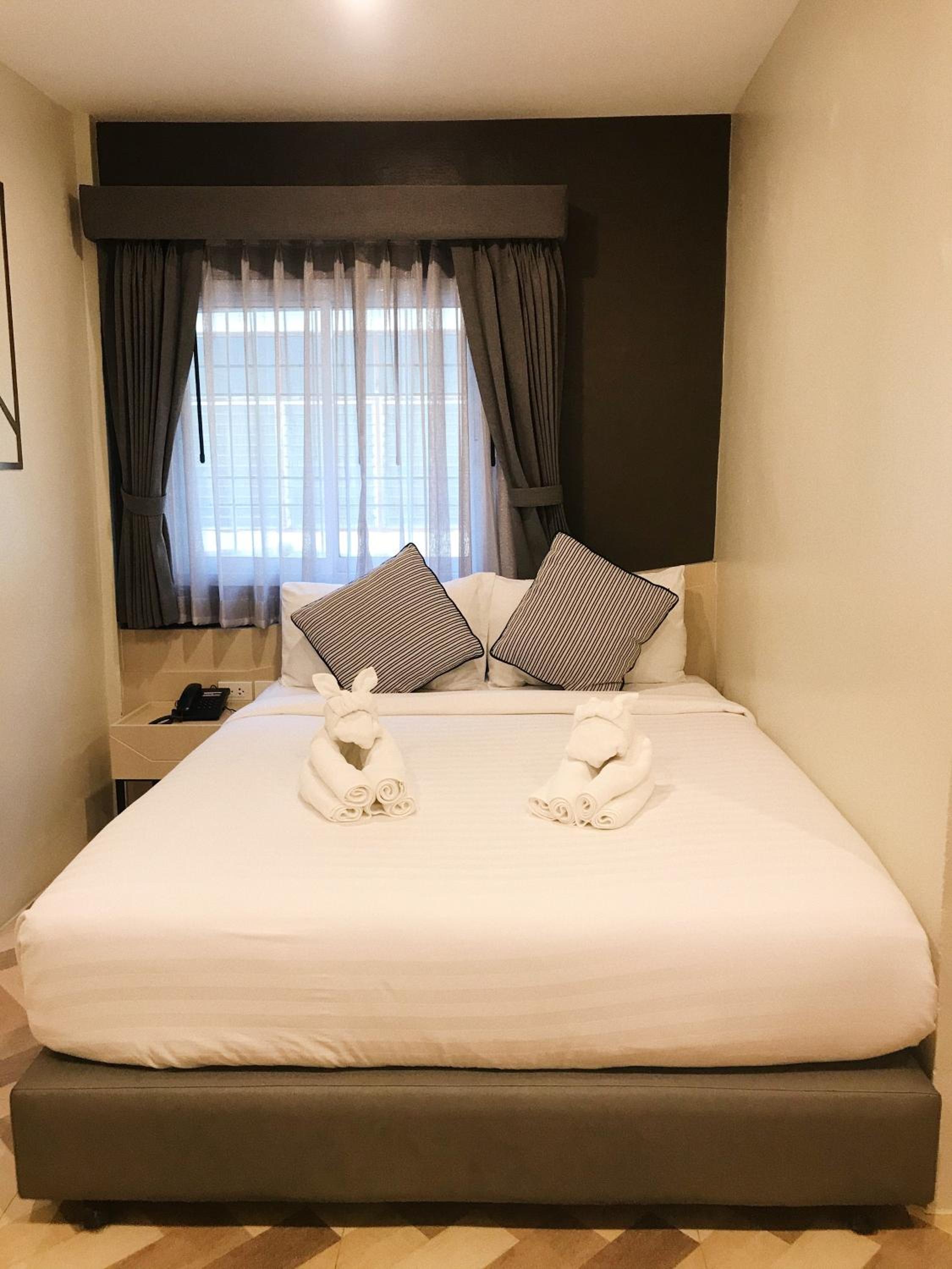 Standard Queen Room - Photo 14