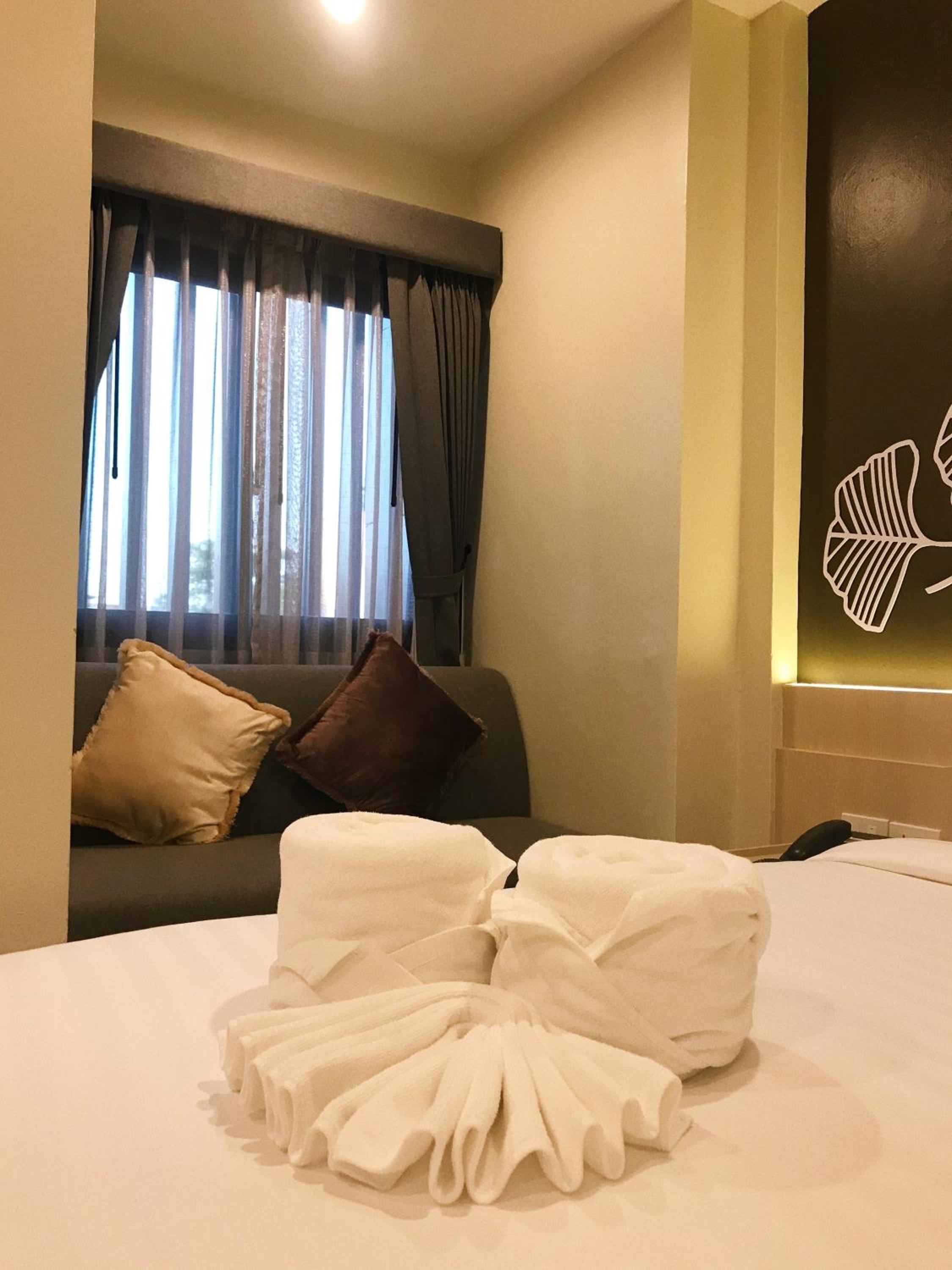 Deluxe Double Room - Photo 19
