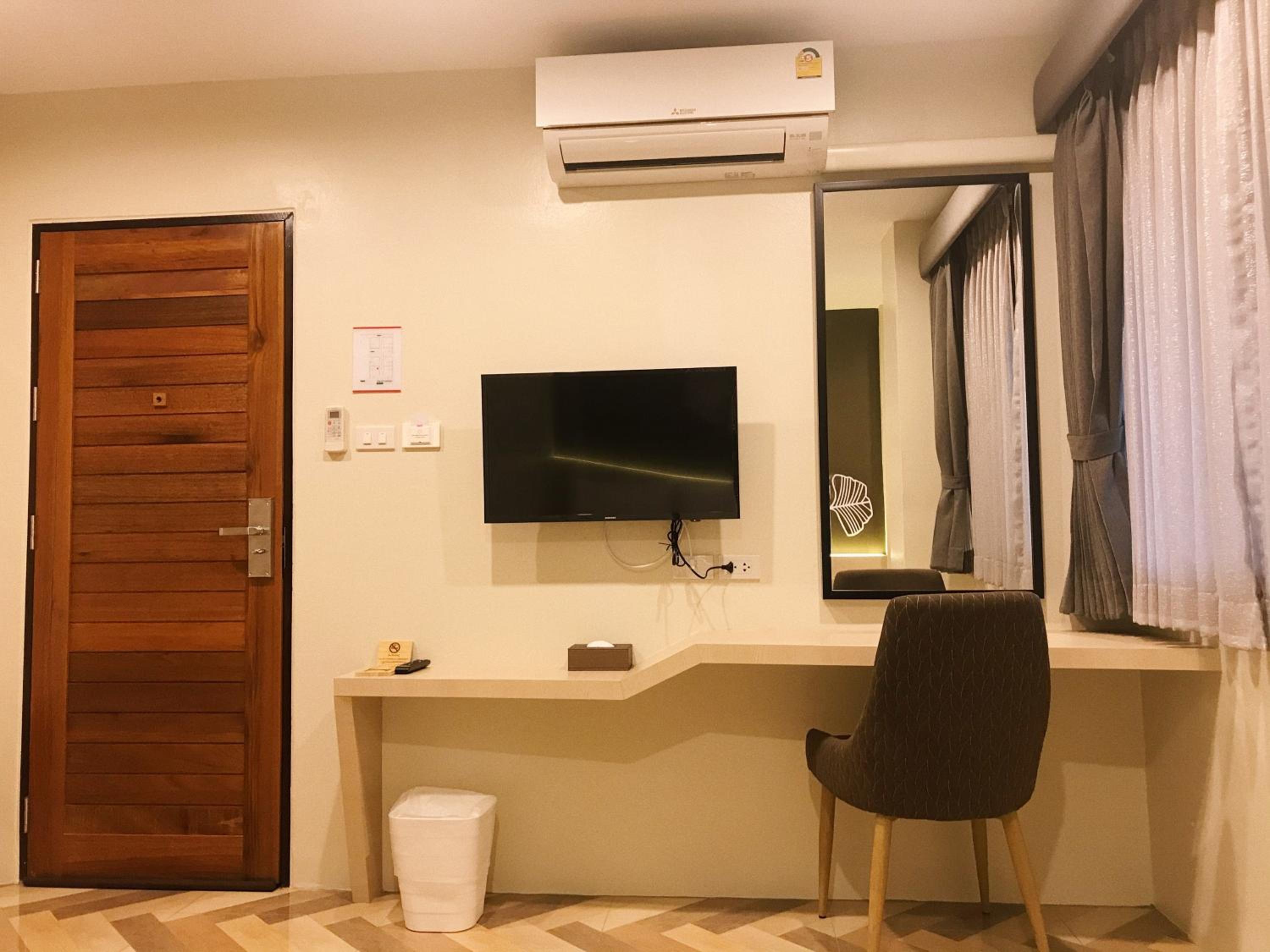 Deluxe Double Room - Photo 17