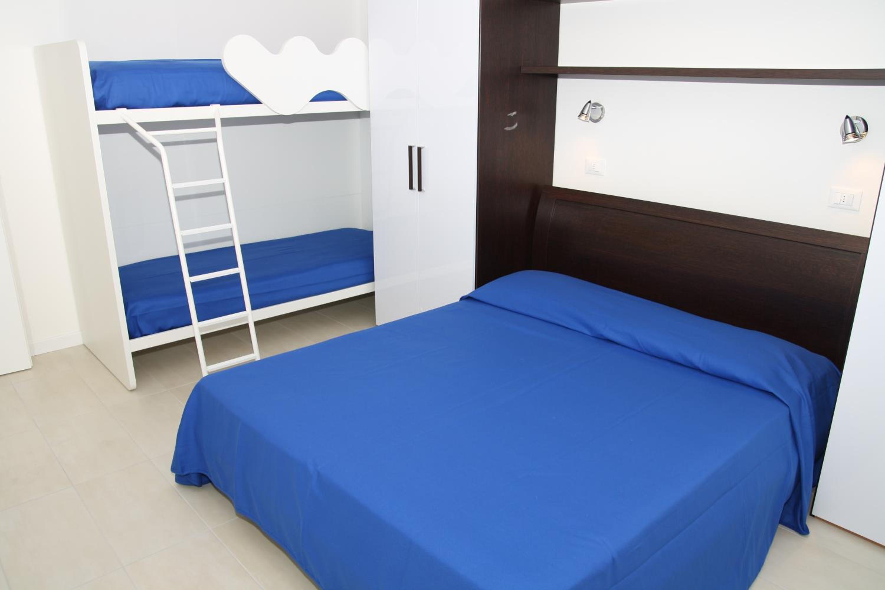 One-Bedroom Apartment with Balcony