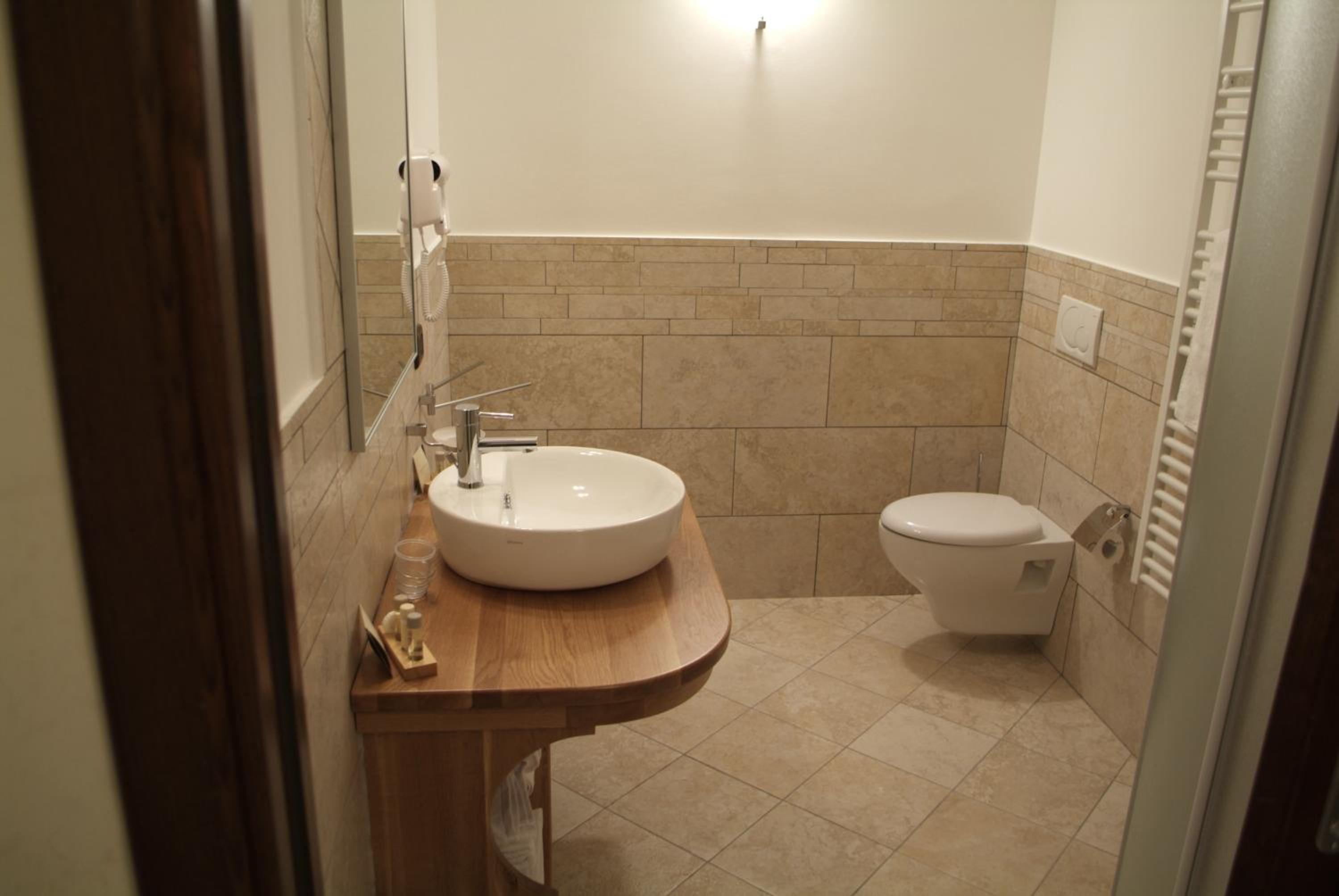 Double or Twin Room - Photo 2