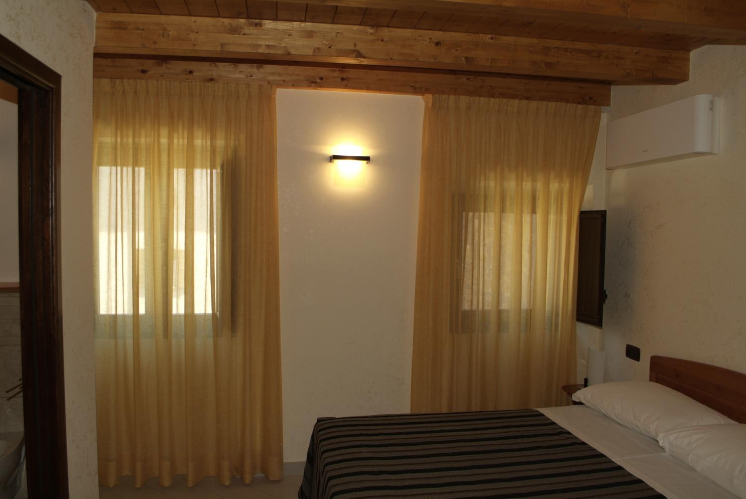 Double or Twin Room - Photo 1