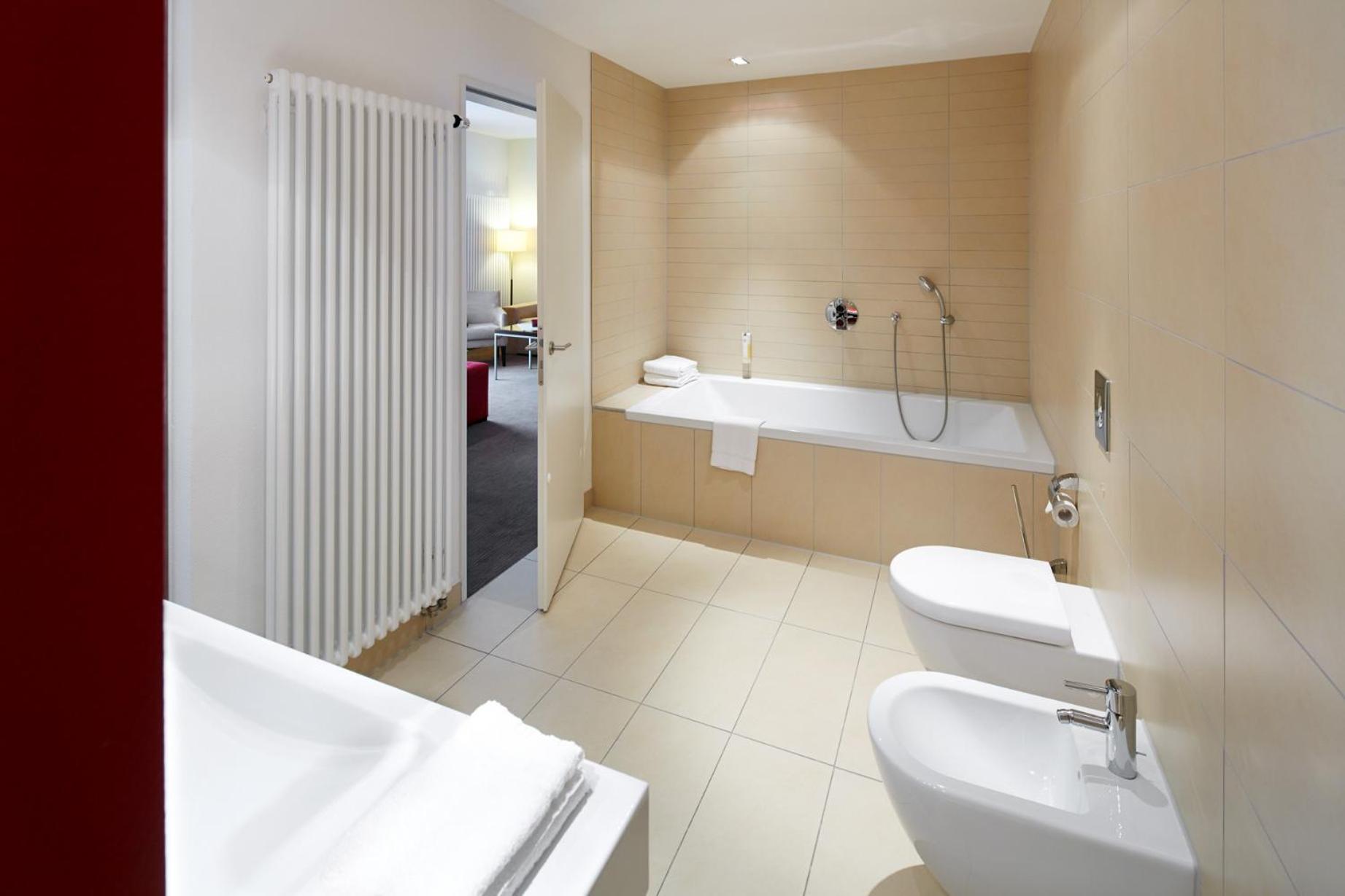Queen Suite