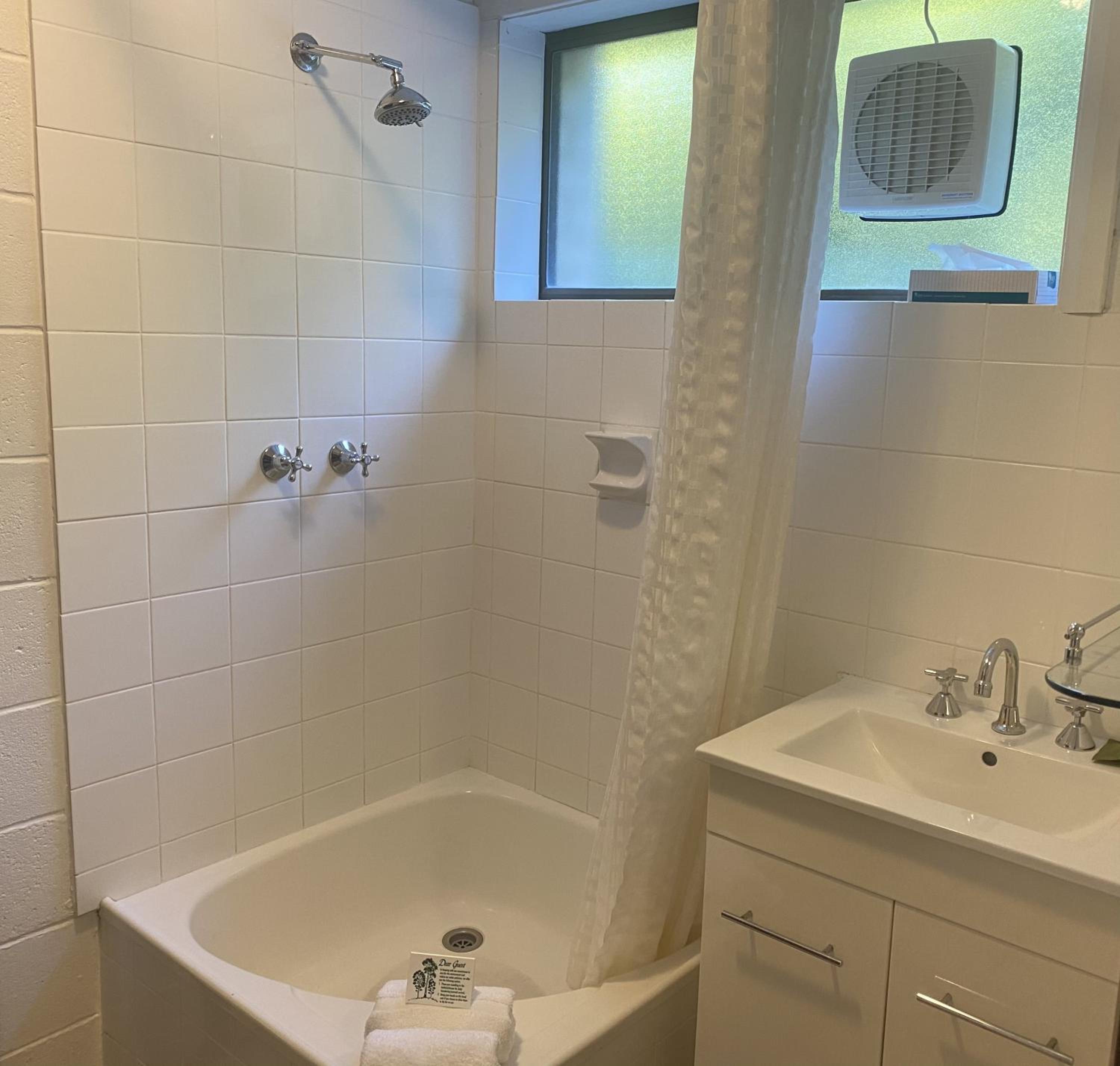 Two-bedroom Economy - Photo 4