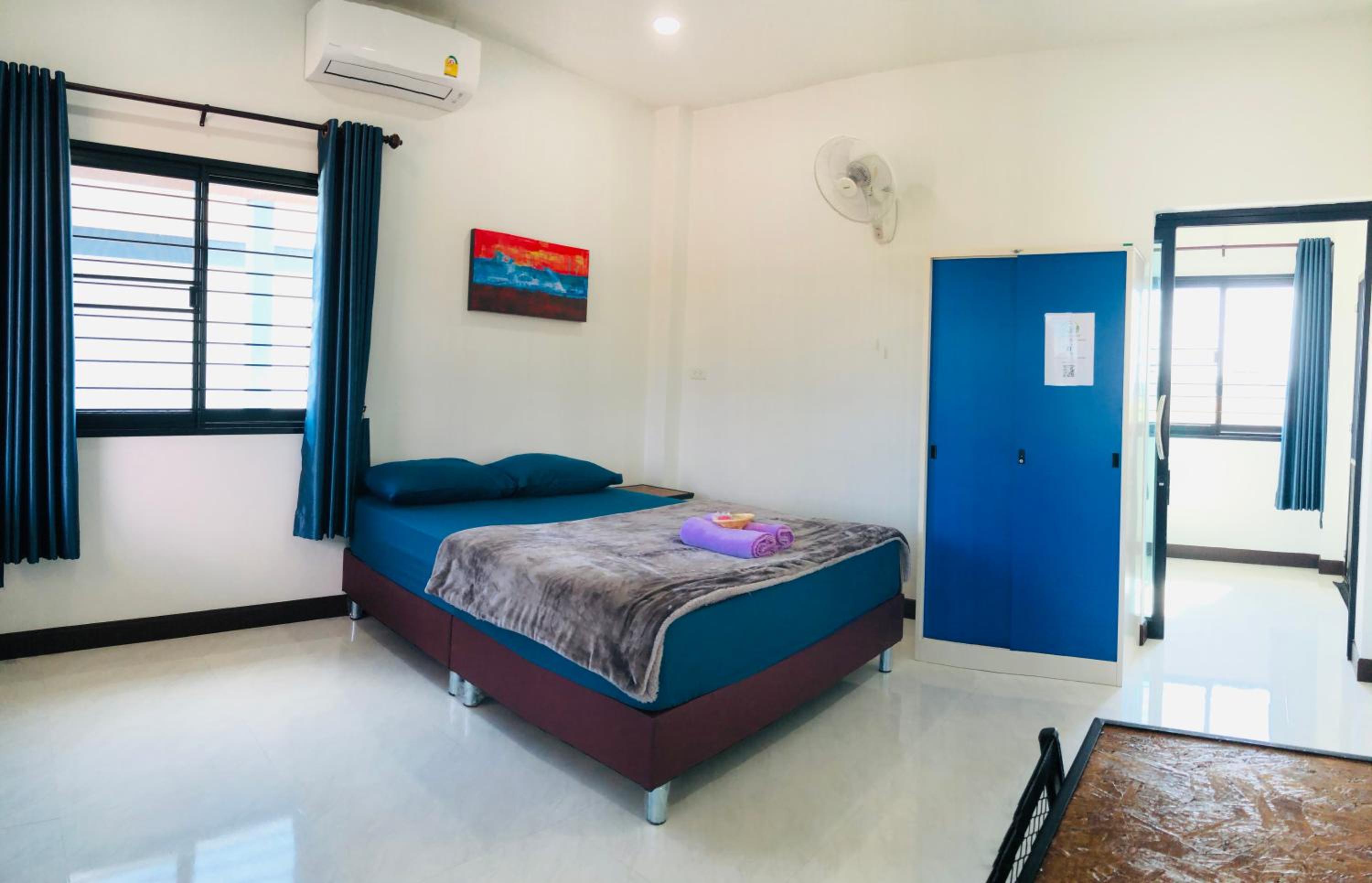 Budget Double Room - Photo 2