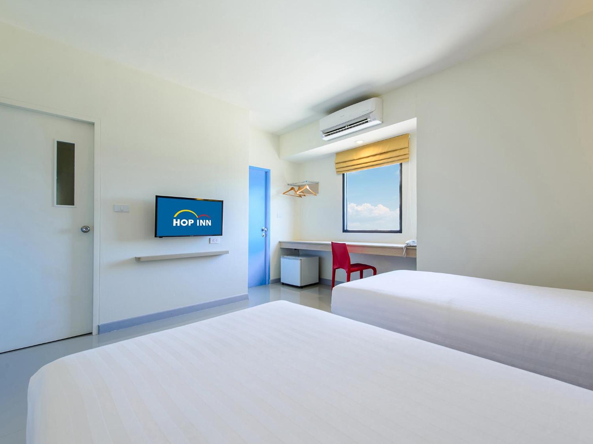 Standard Twin Room - Photo 3