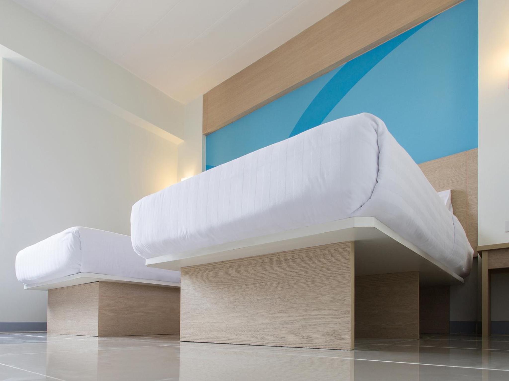 Standard Twin Room - Photo 8