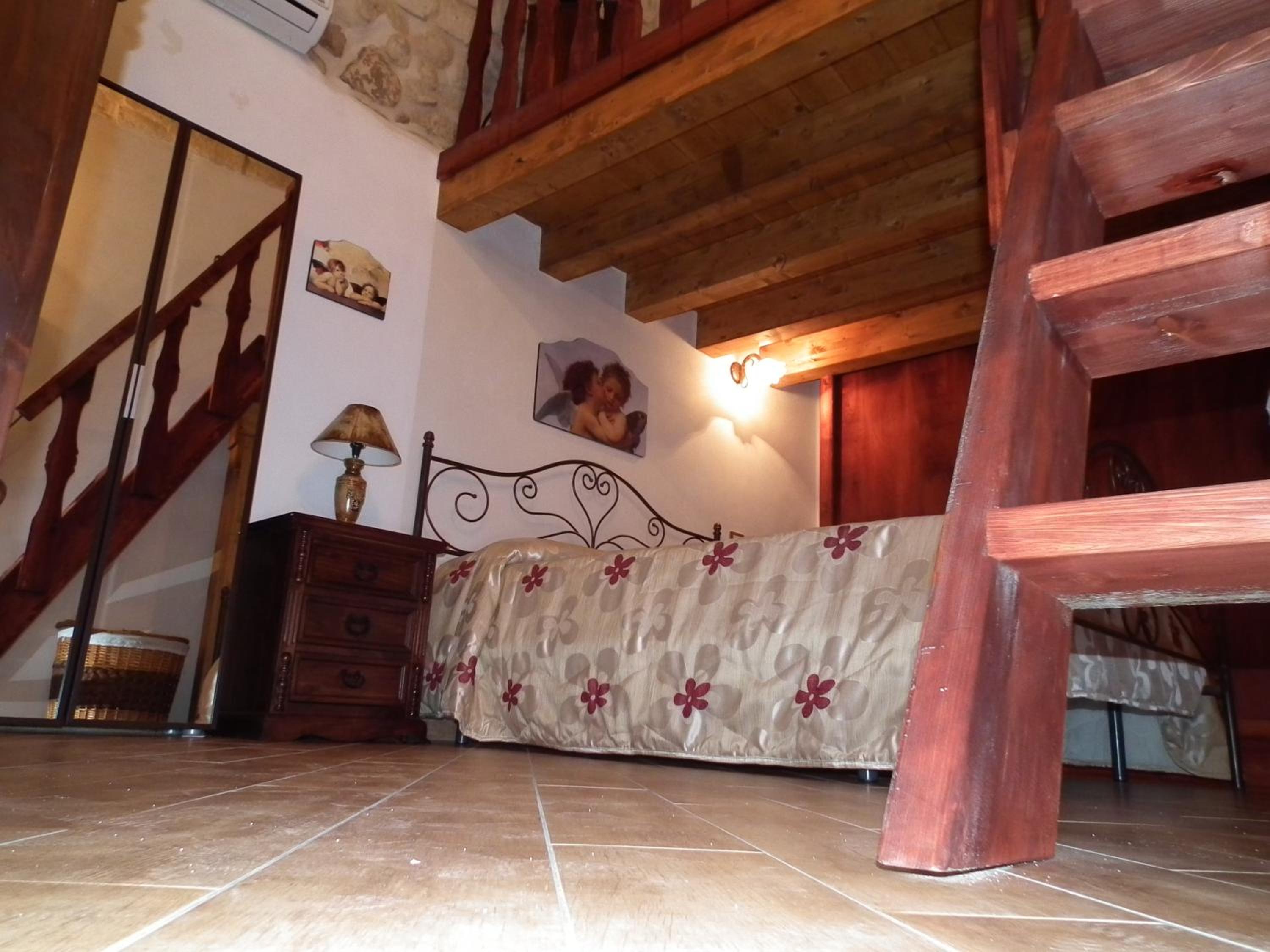 Two-Bedroom Apartment - Split Level photo 1